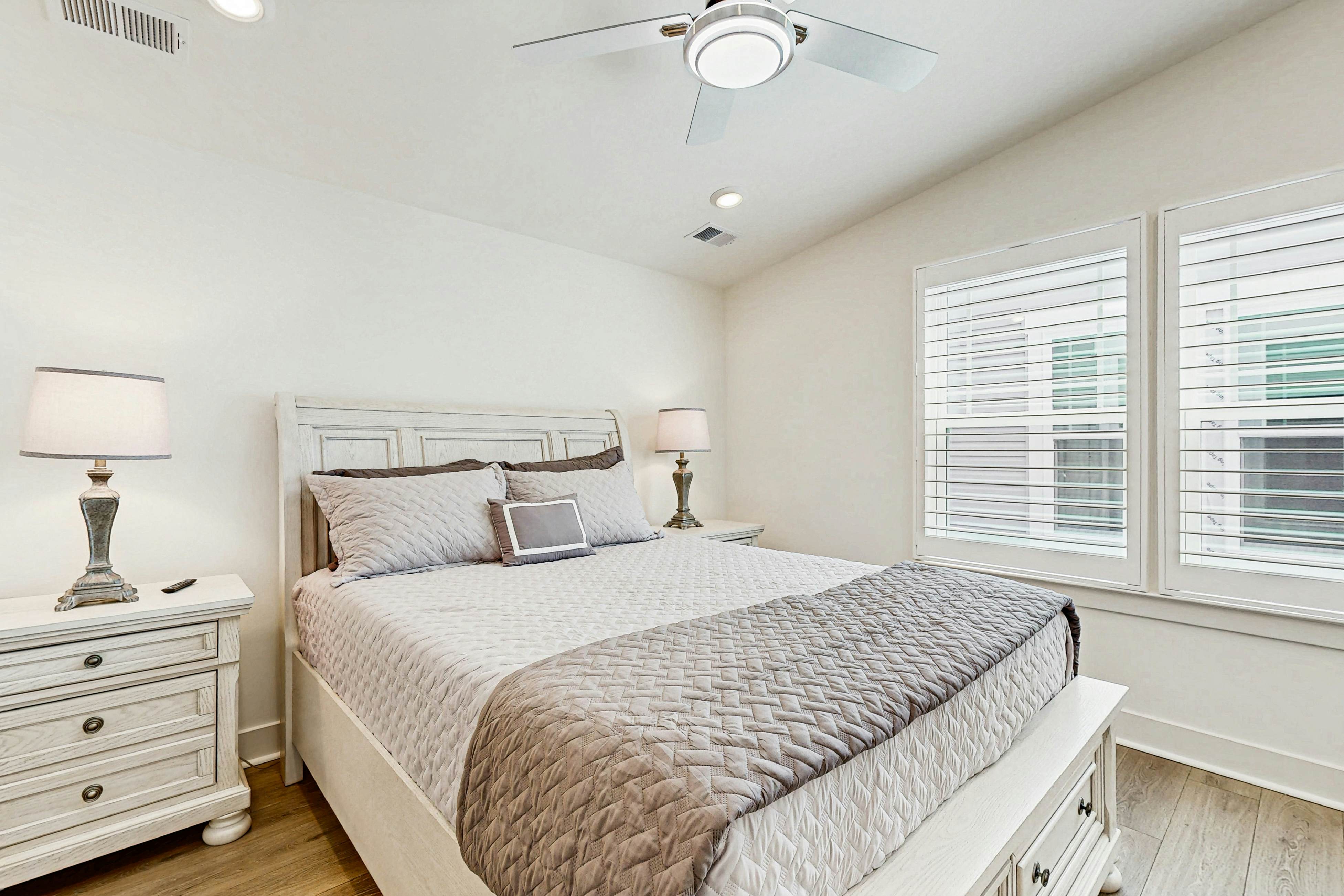 Oyster House Village - 21503 Helm St