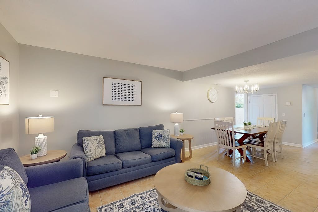 Comfortable getaway with pool, full kitchen, AC, Internet — near the ocean — Hilton Head, SC — vacation rental