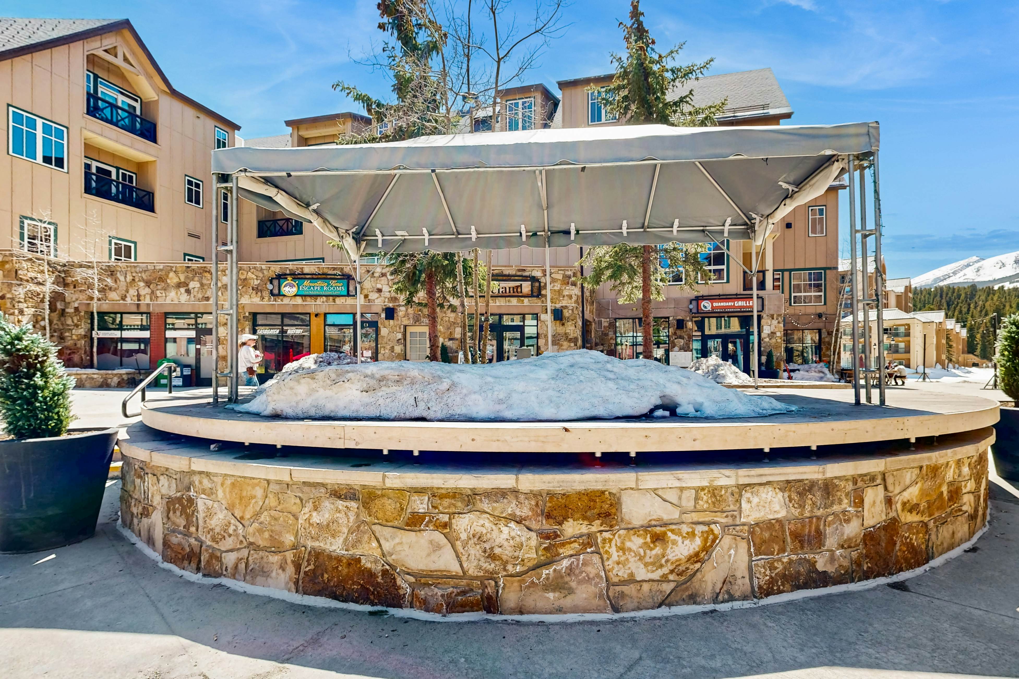 Water House On Main Street #6209