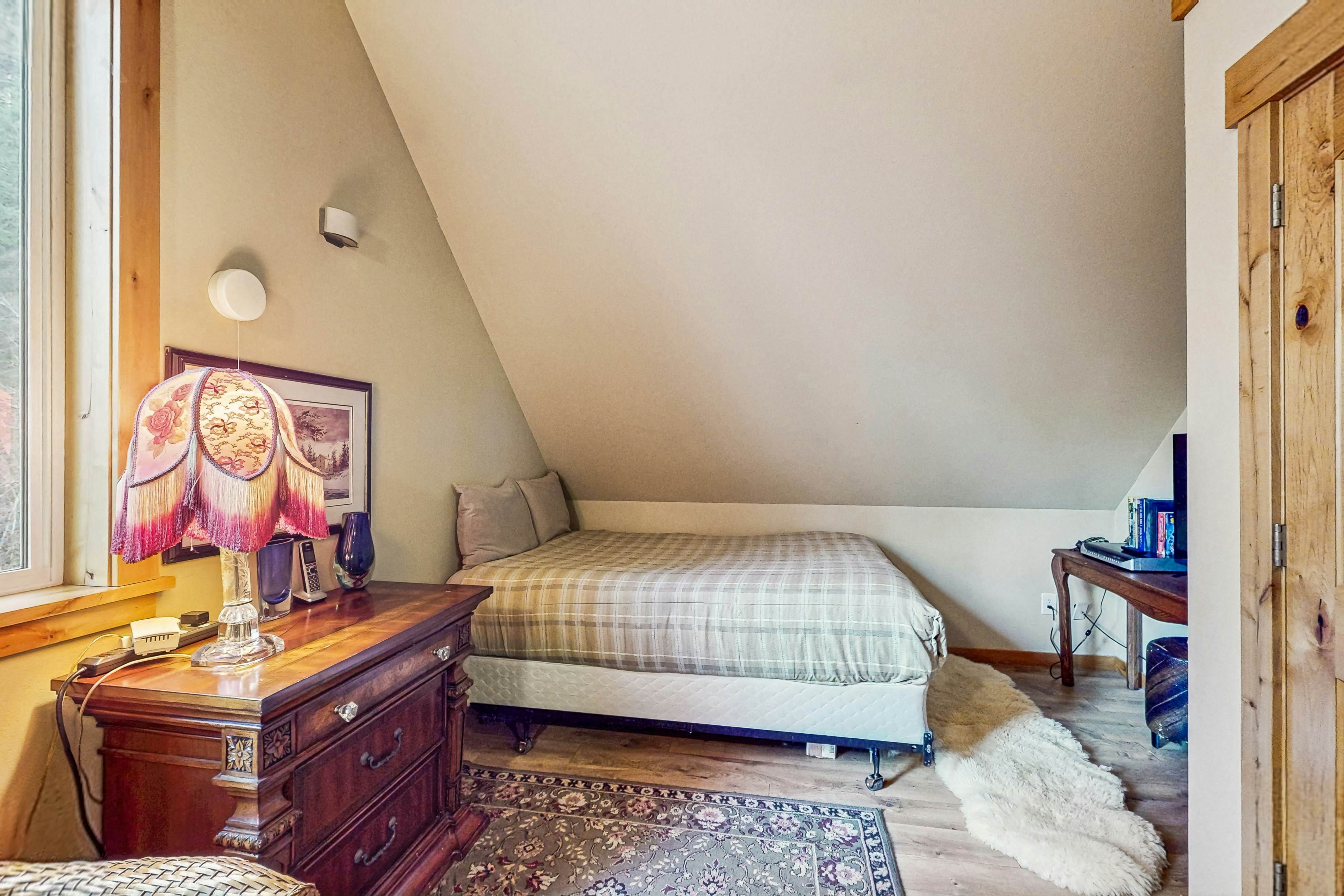 Merry Creekside Retreat