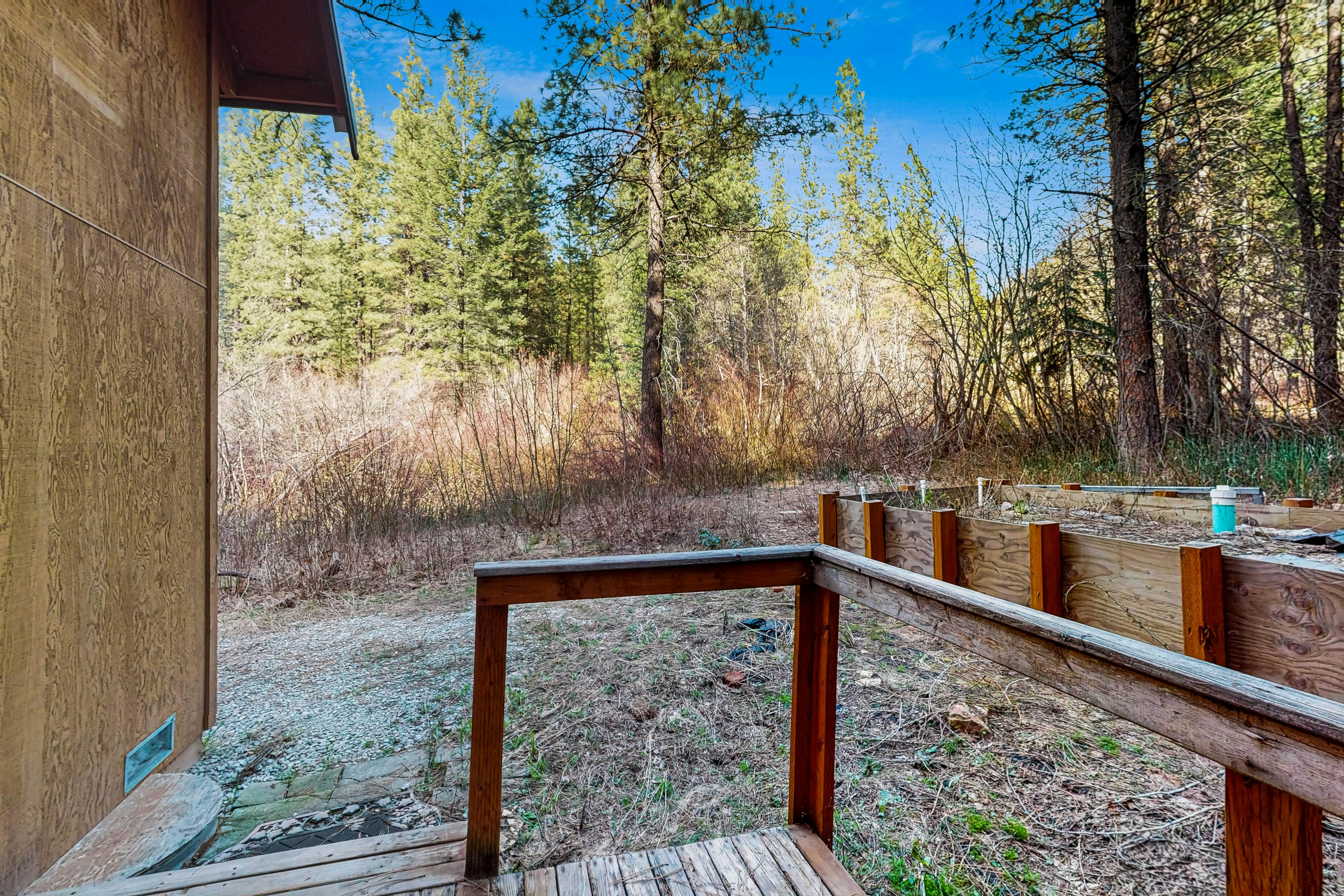 Merry Creekside Retreat