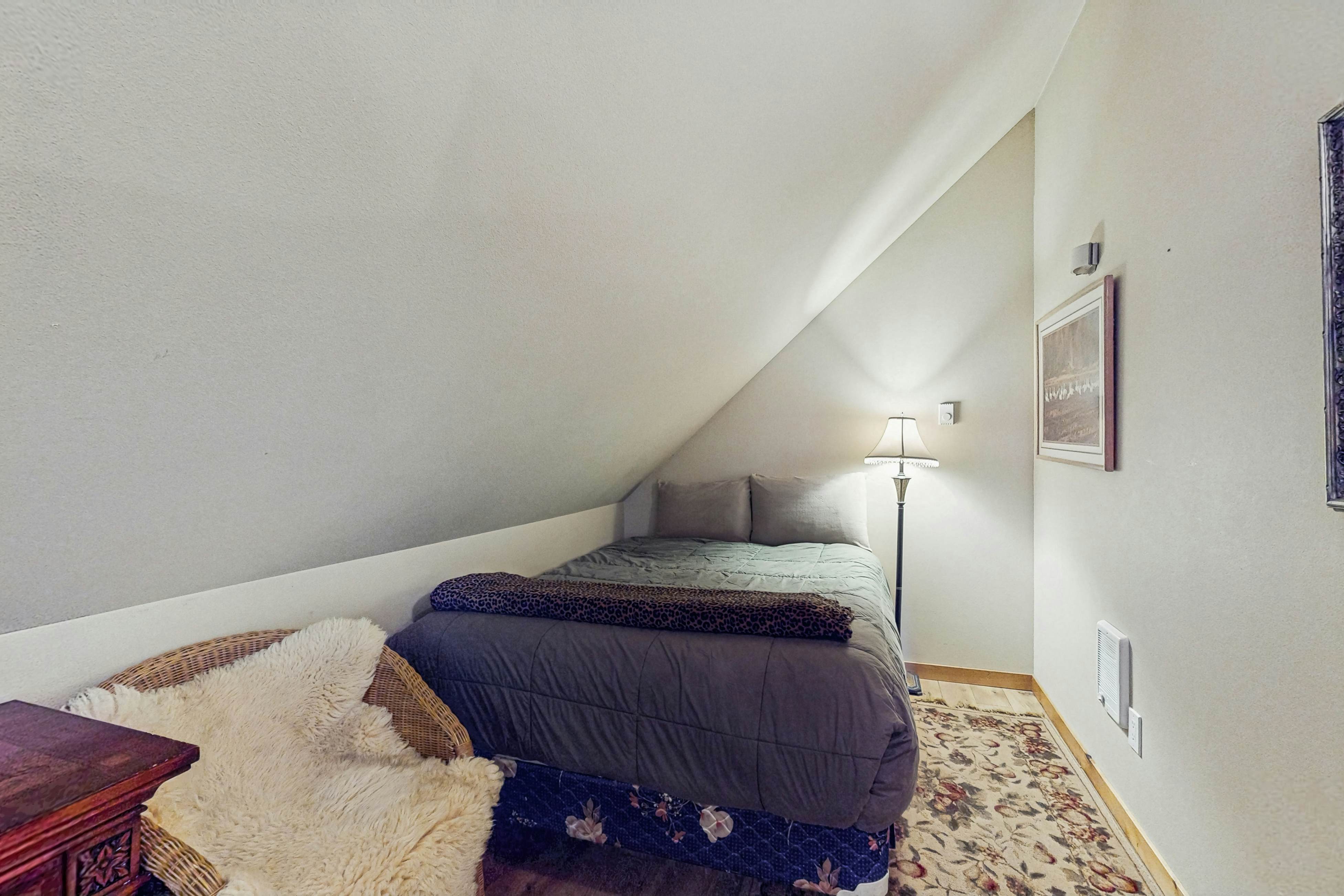 Merry Creekside Retreat