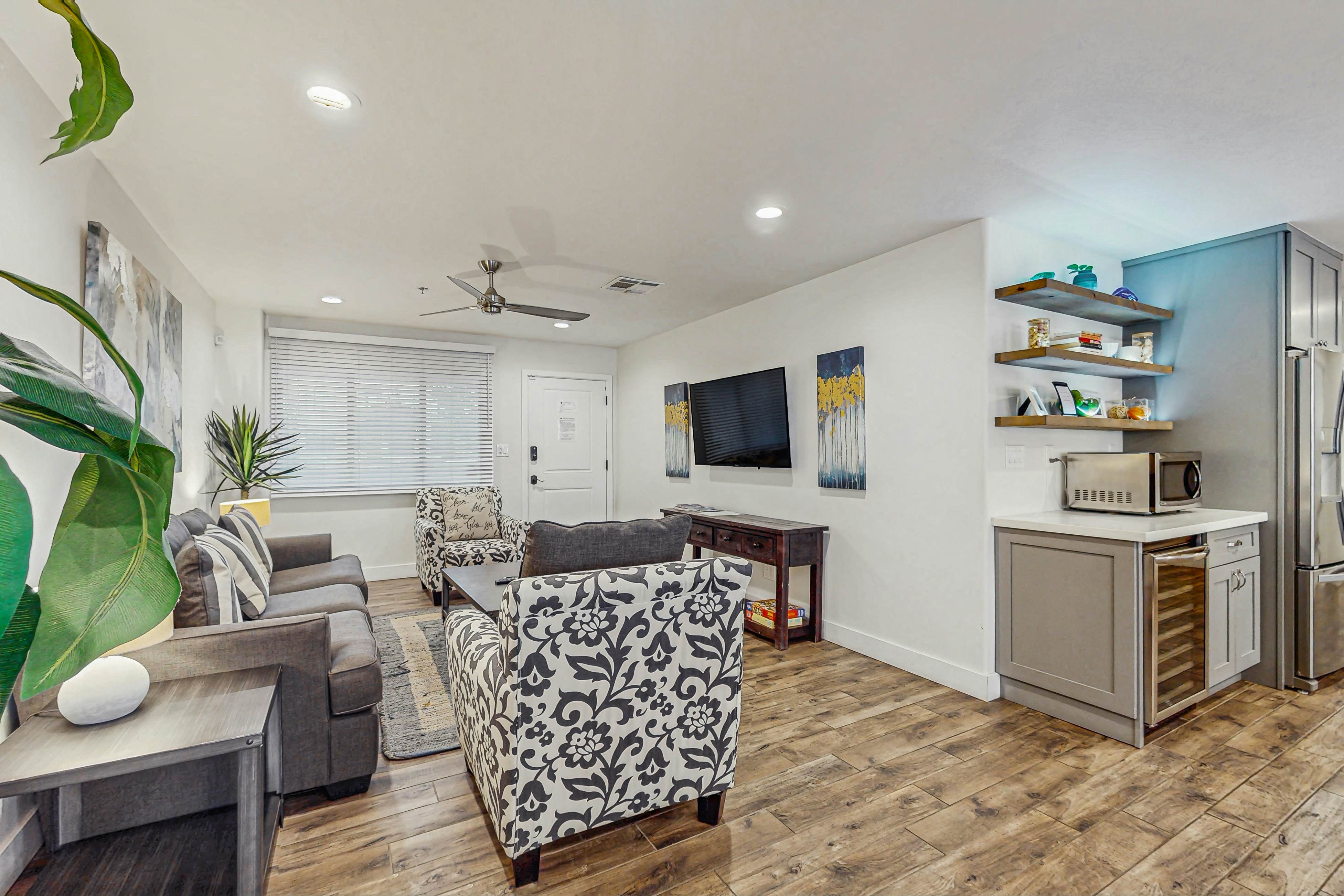 Historic Oldtown Plaza 201