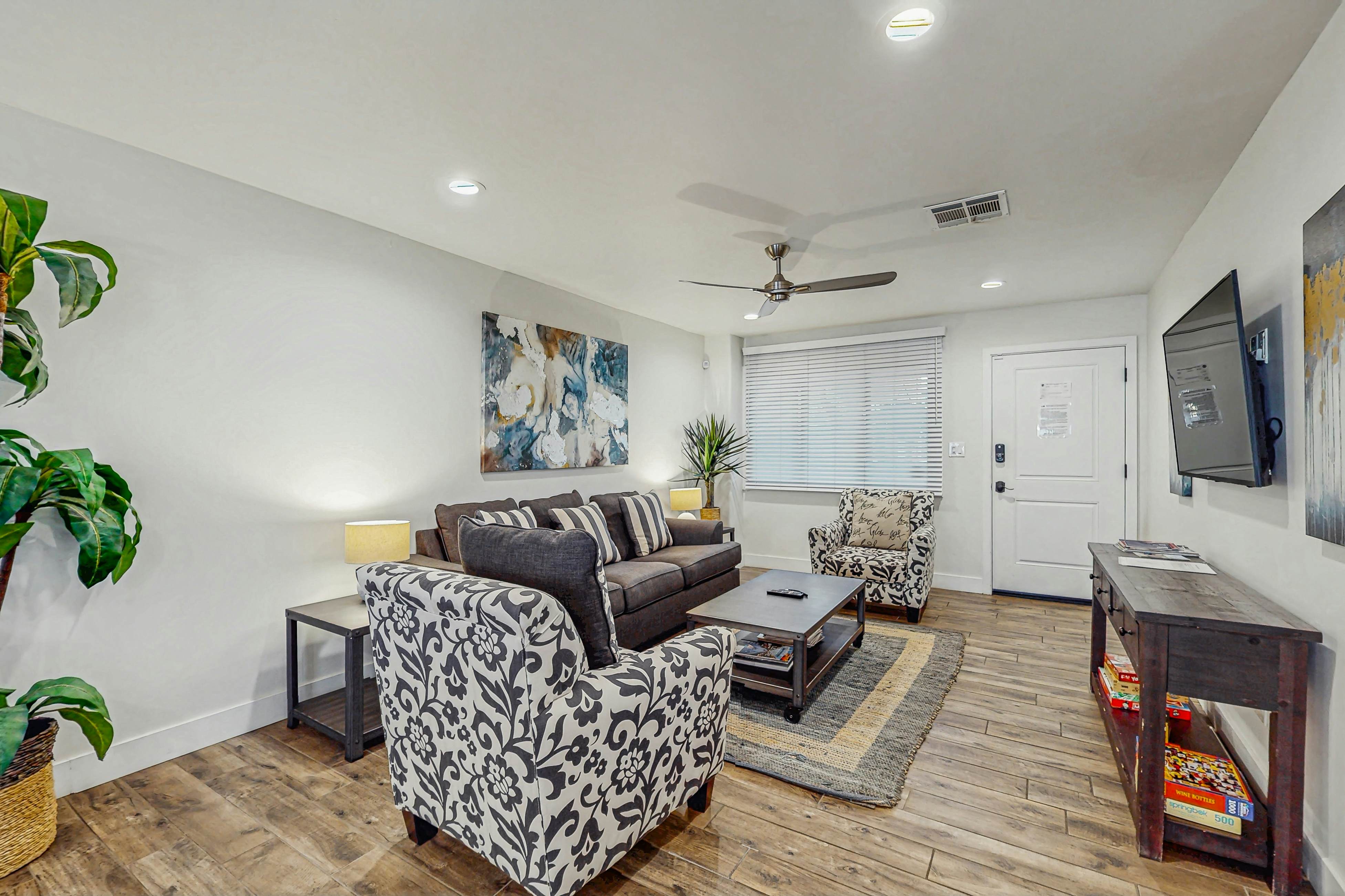 Historic Oldtown Plaza 201