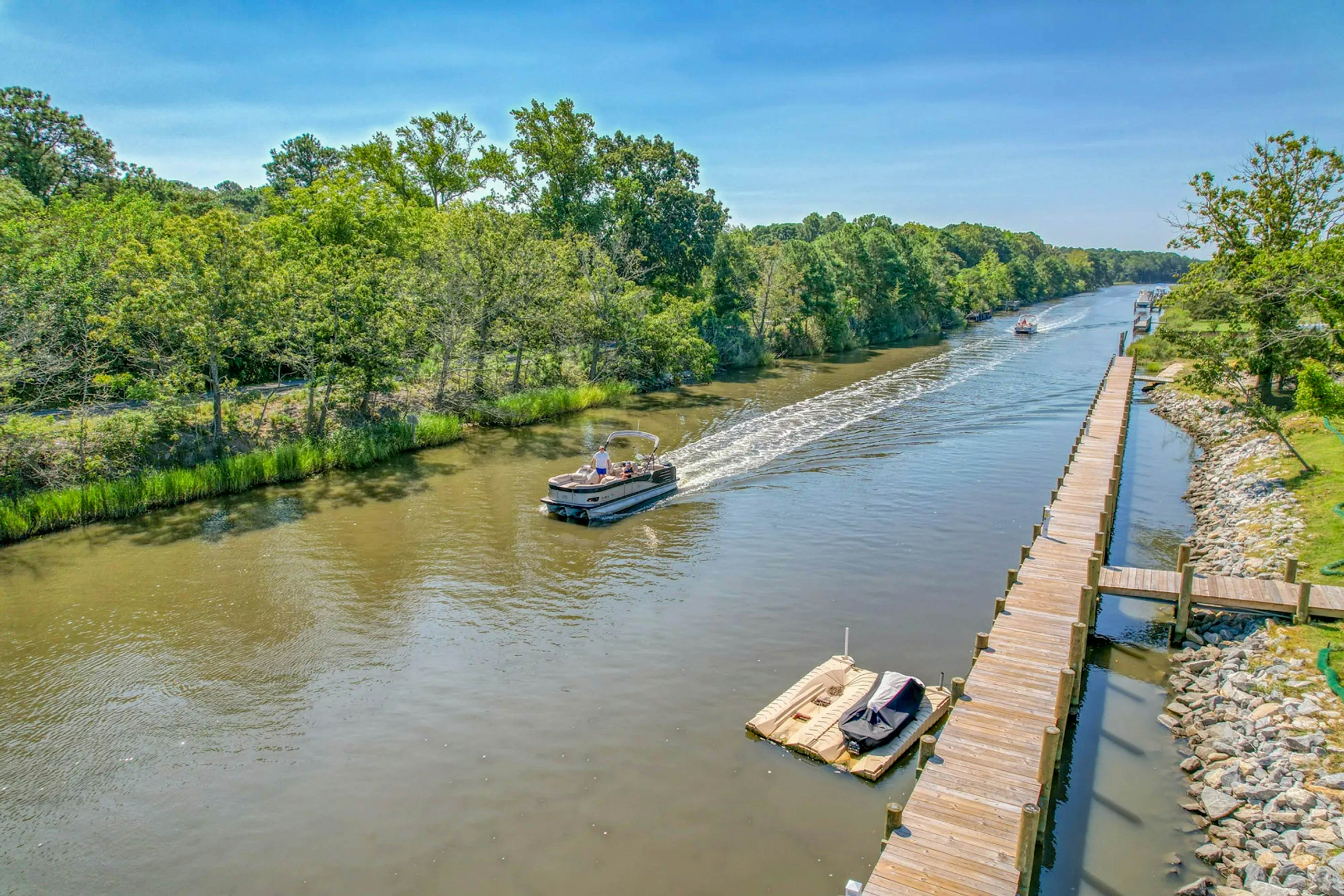 Oyster House Village - 21503 Helm St