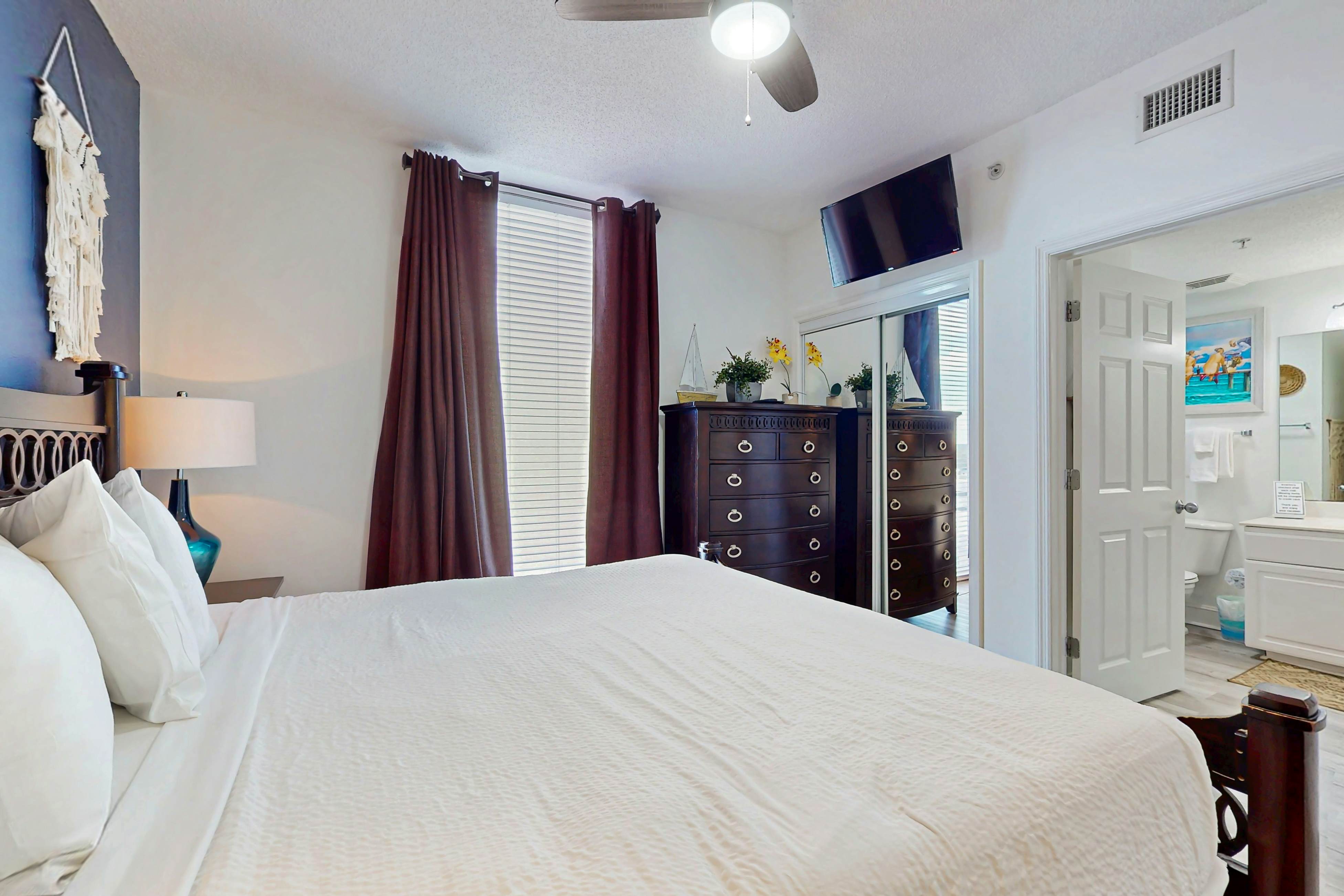 Majestic Beach Resort Tower 1 915