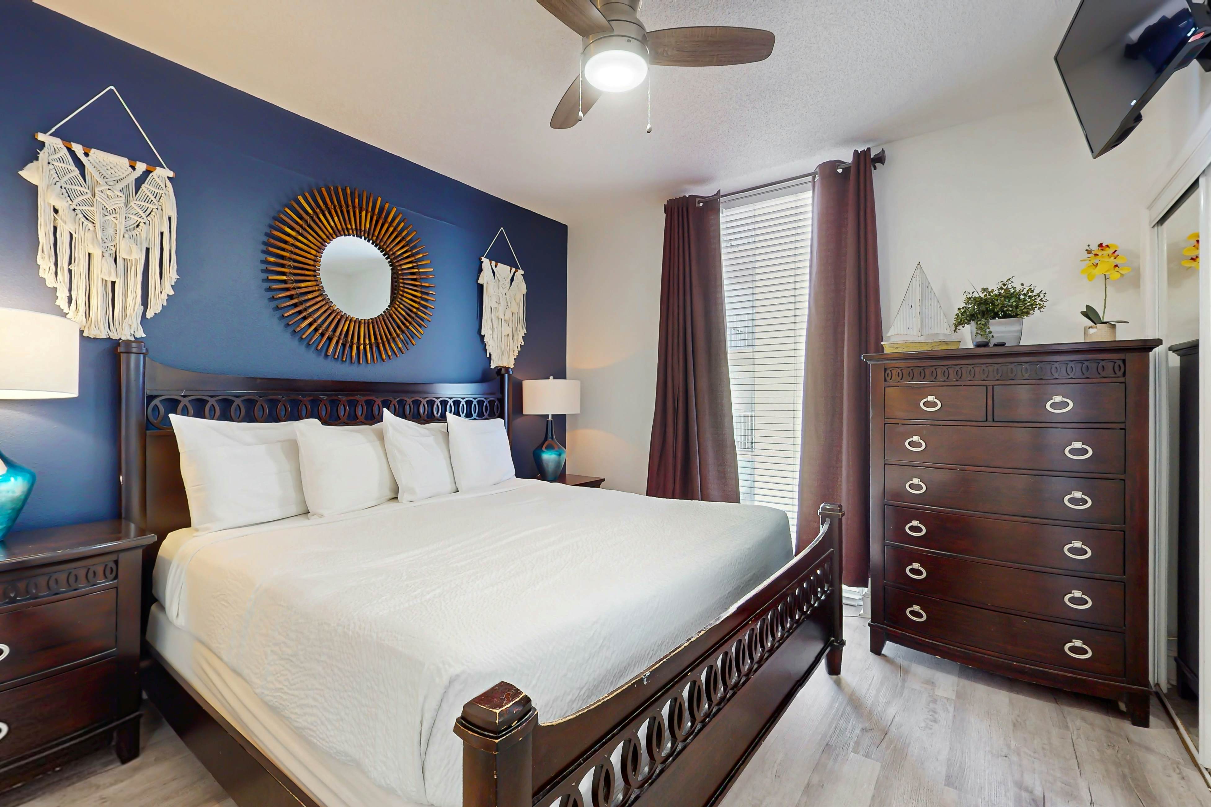 Majestic Beach Resort Tower 1 915