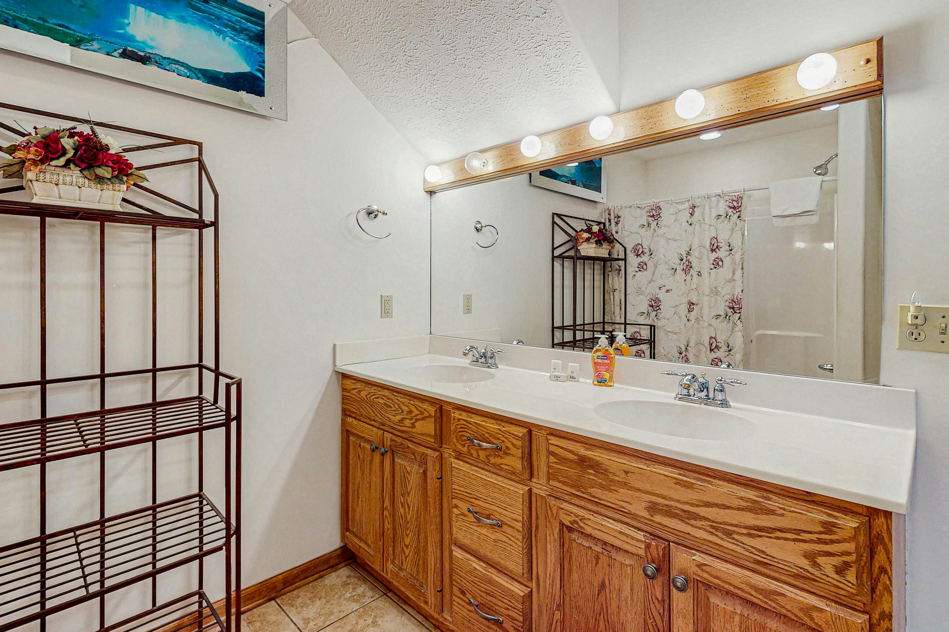 600 Overlook Pass #1B