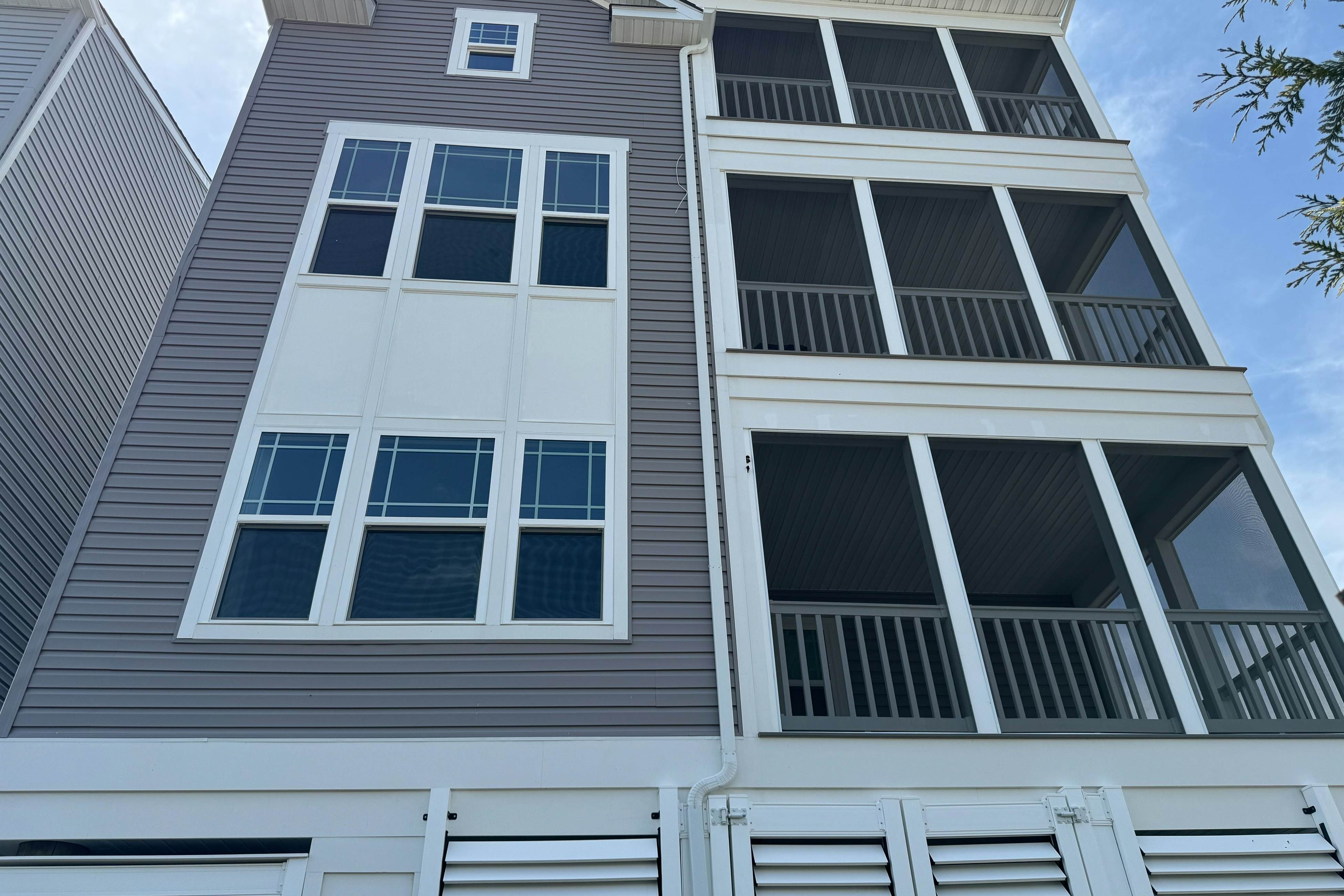 Oyster House Village - 21503 Helm St