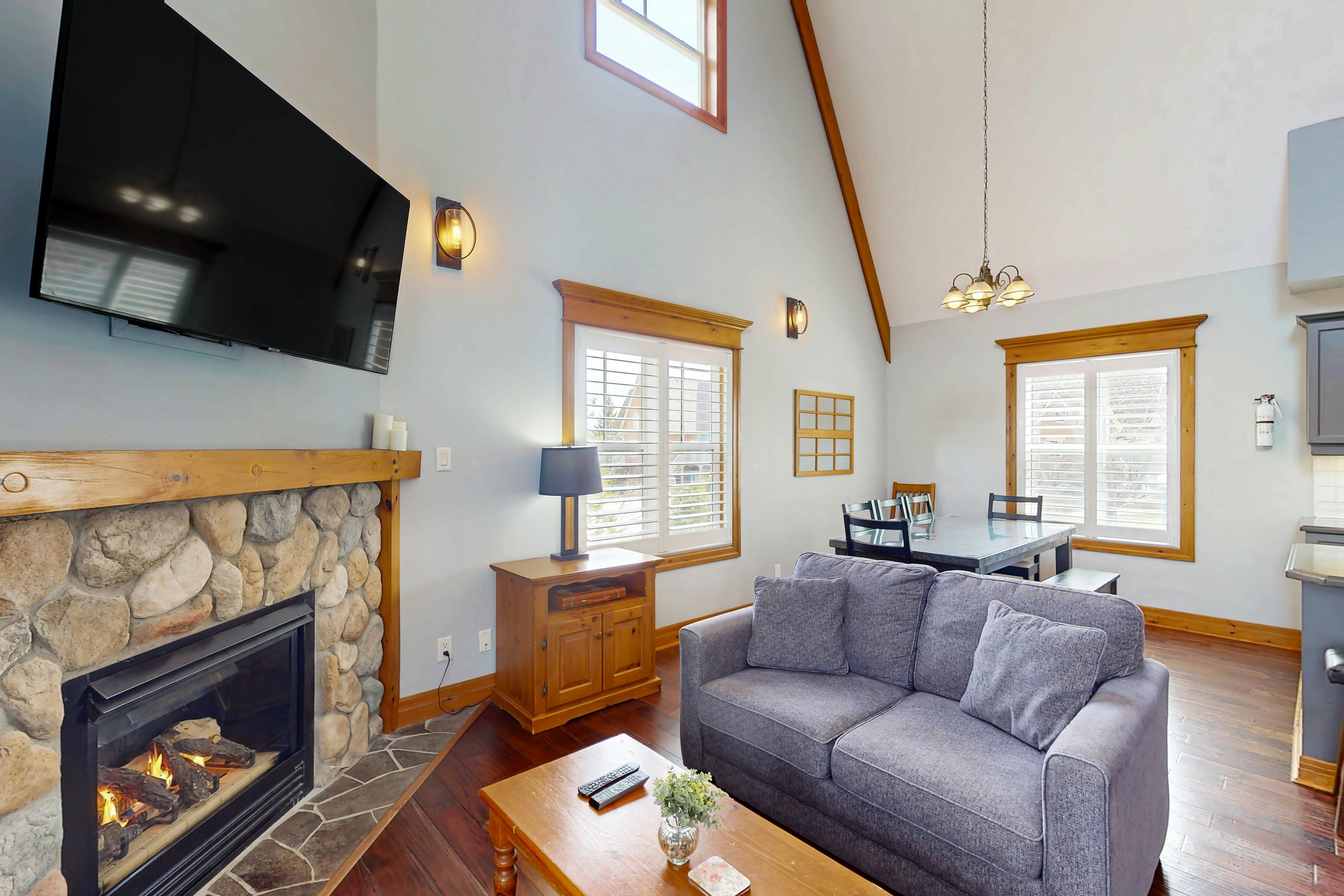 184 Snowbridge Way-Unit 216