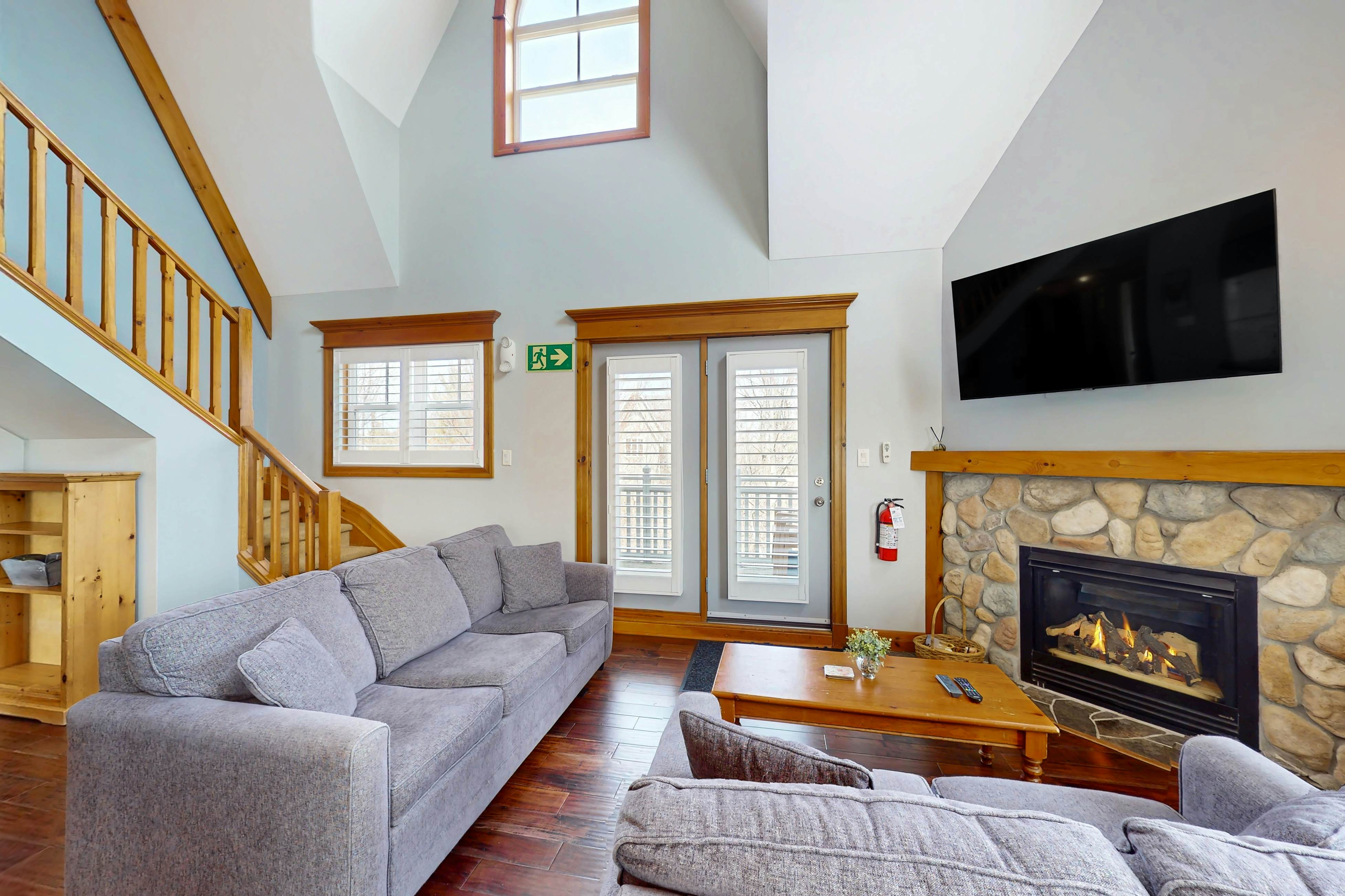 184 Snowbridge Way-Unit 216