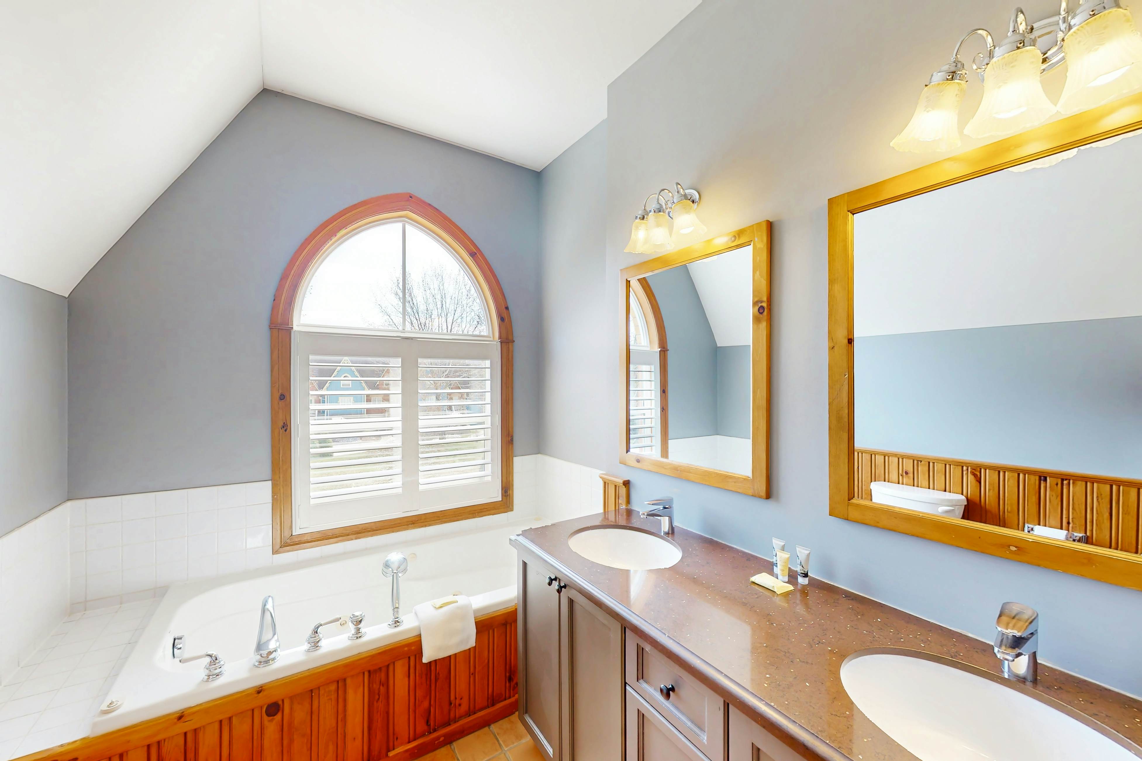 184 Snowbridge Way-Unit 216