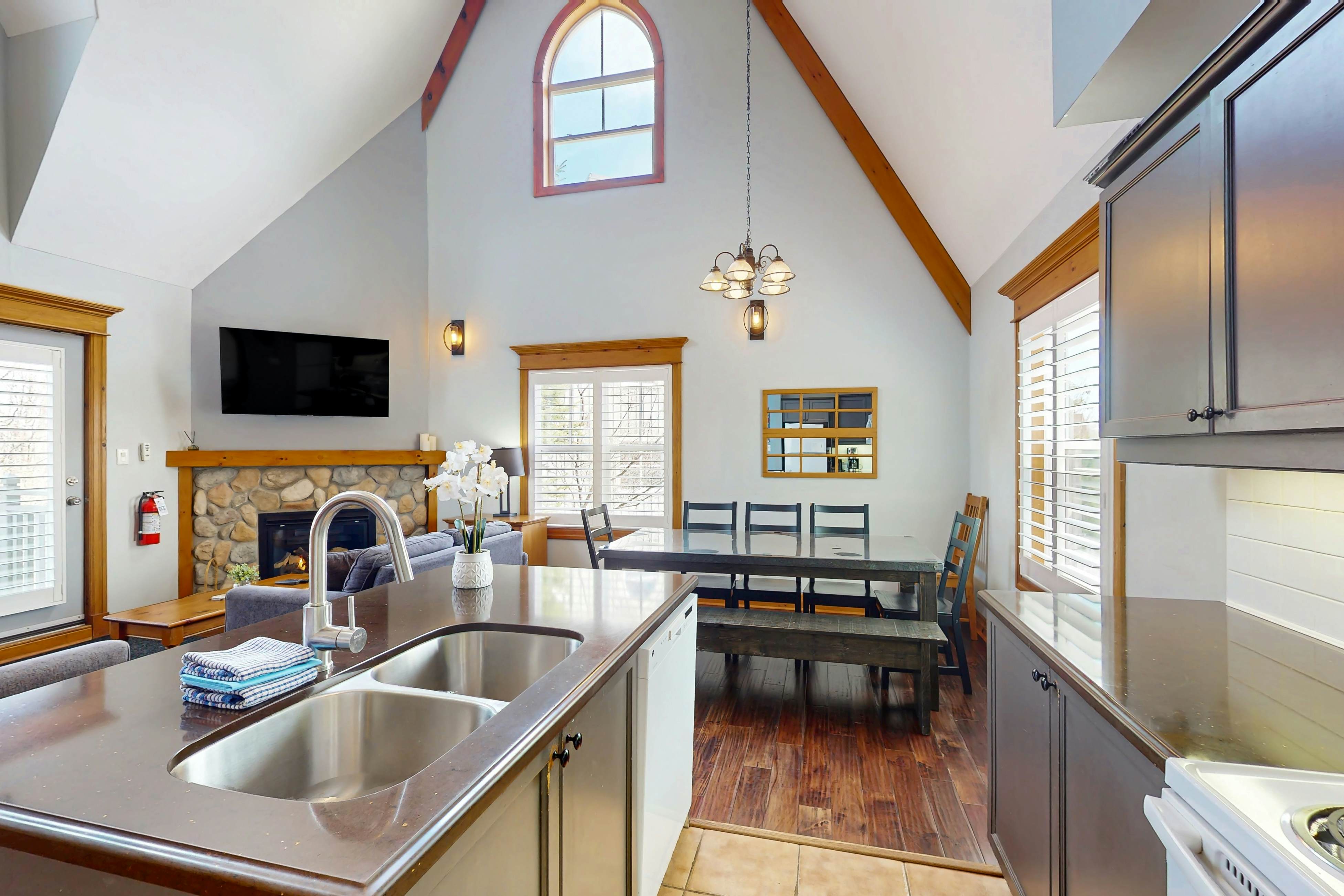 184 Snowbridge Way-Unit 216