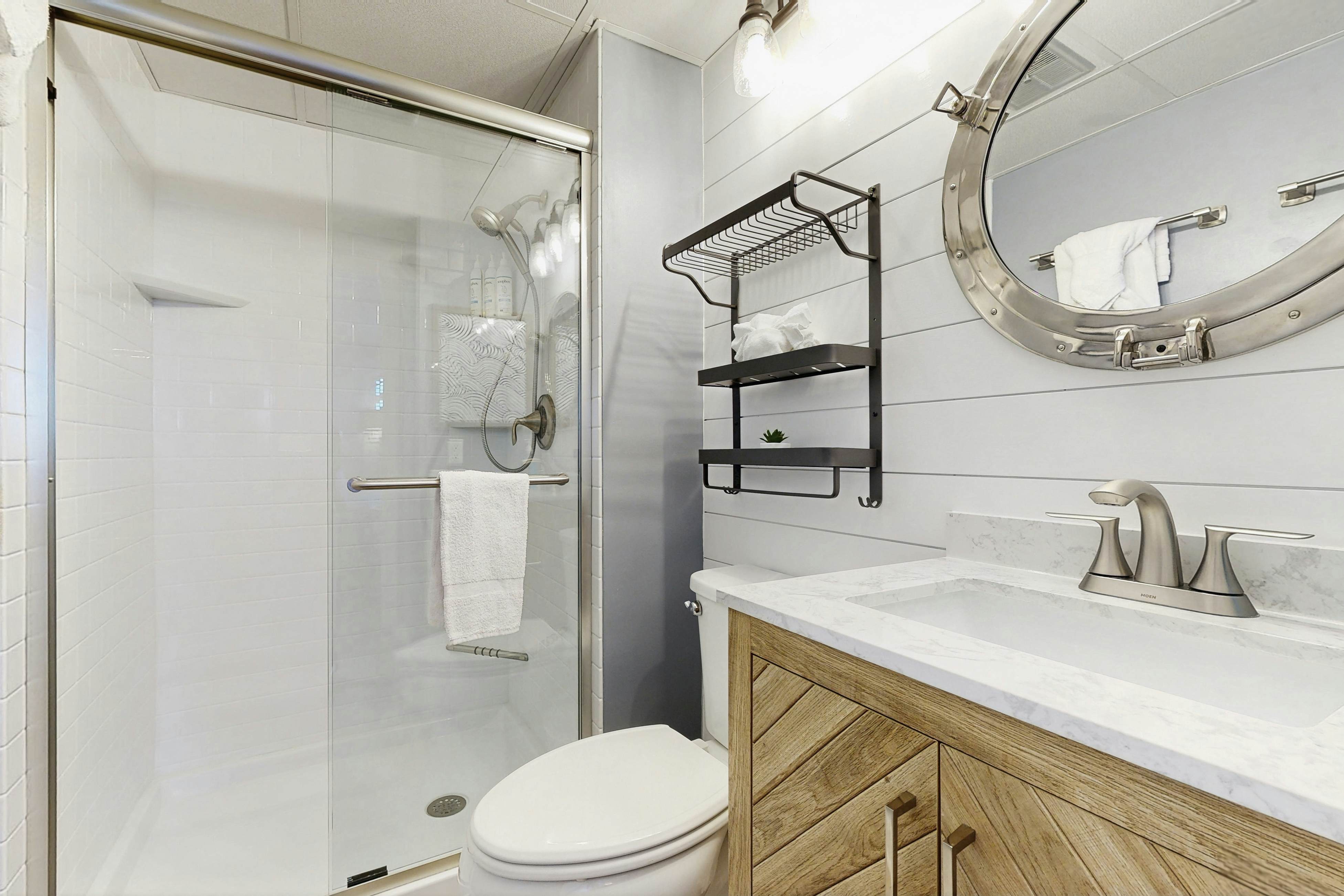 Shell Yeah - Le Lisa 405