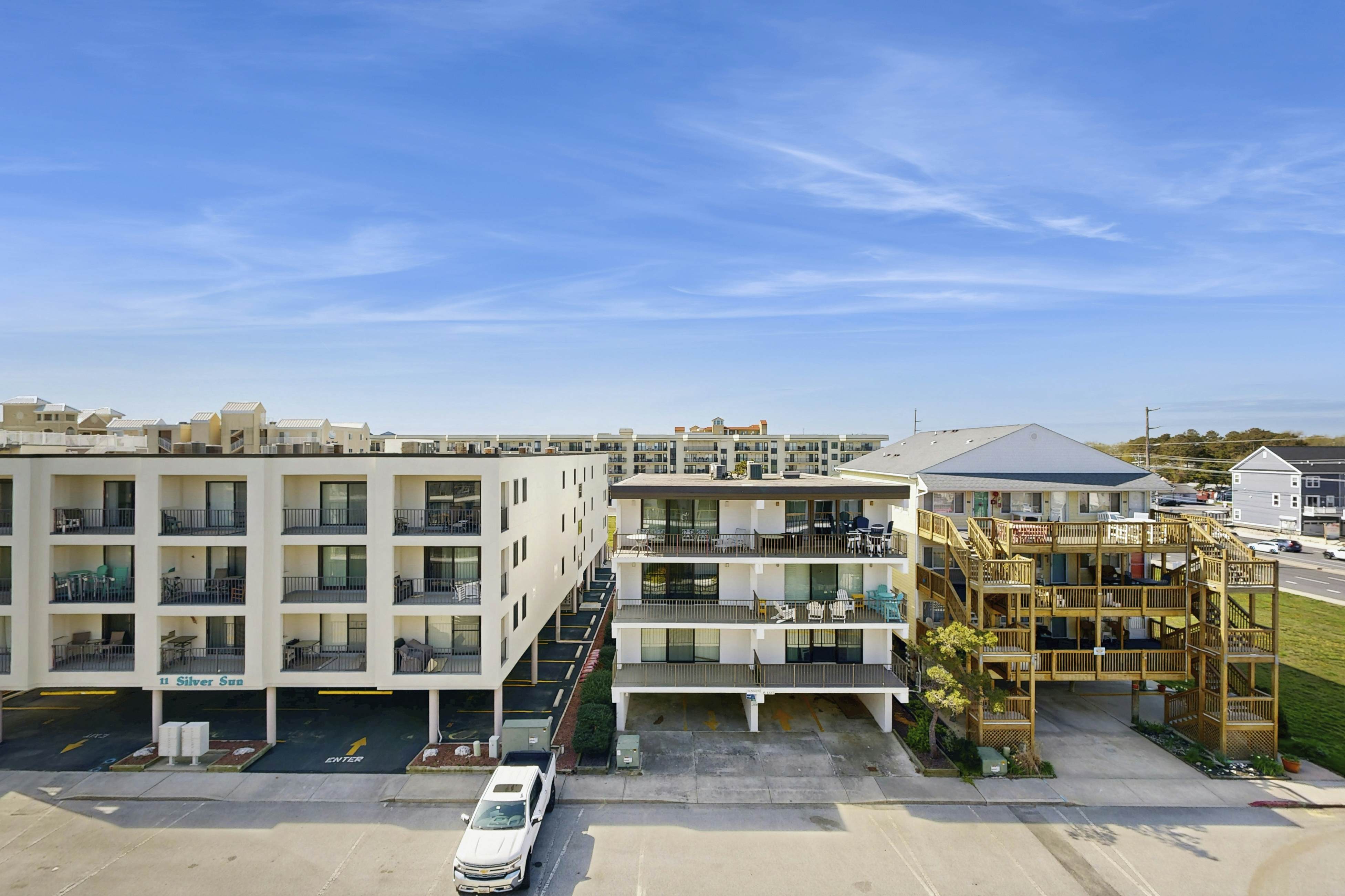 Shell Yeah - Le Lisa 405