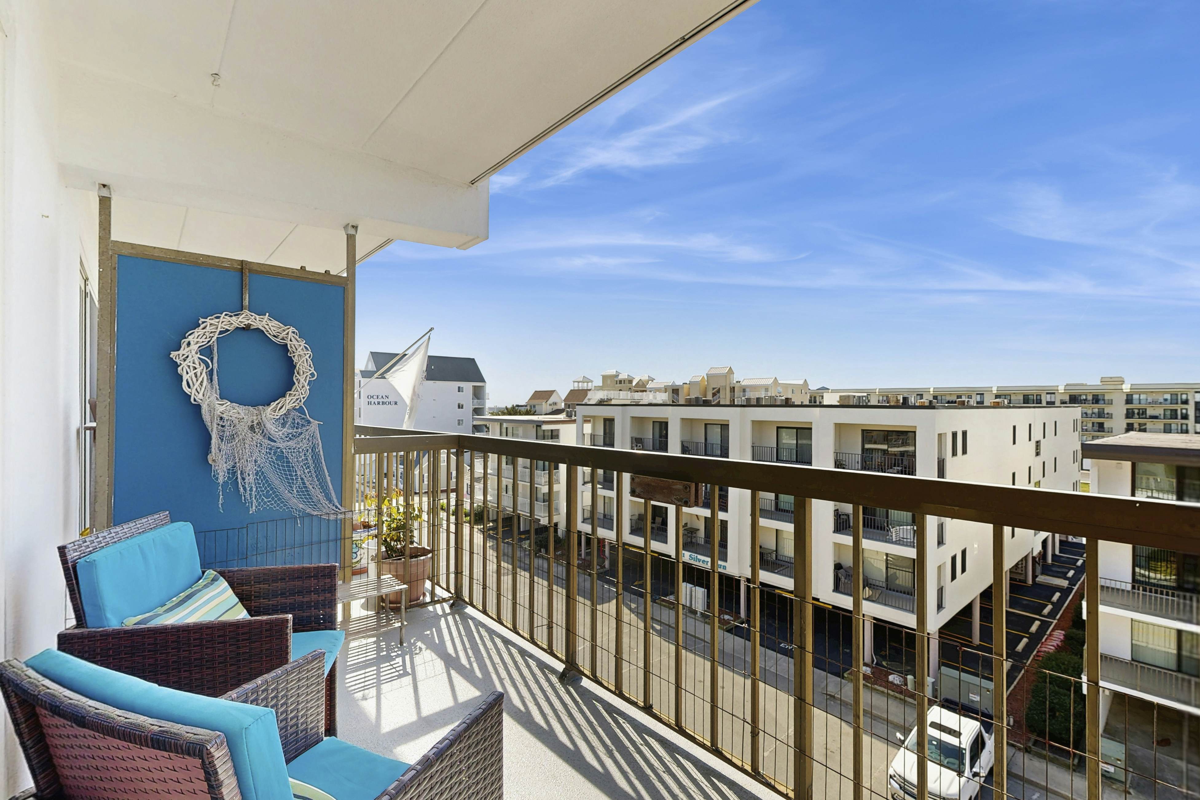 Shell Yeah - Le Lisa 405