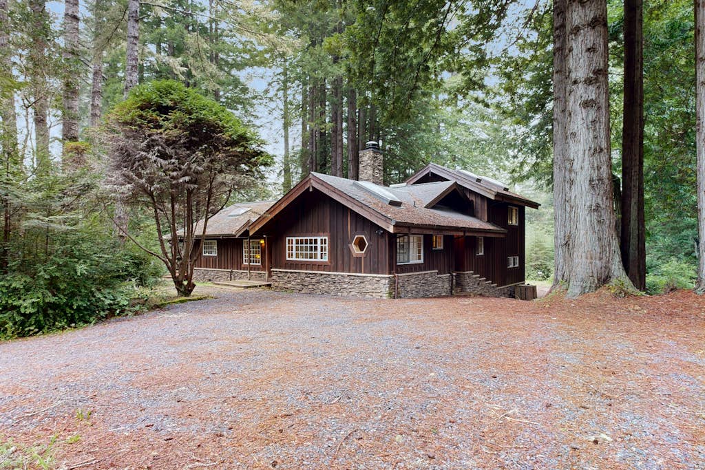 Little River Retreat- Dog Friendly with Grill — Little River, CA — vacation rental