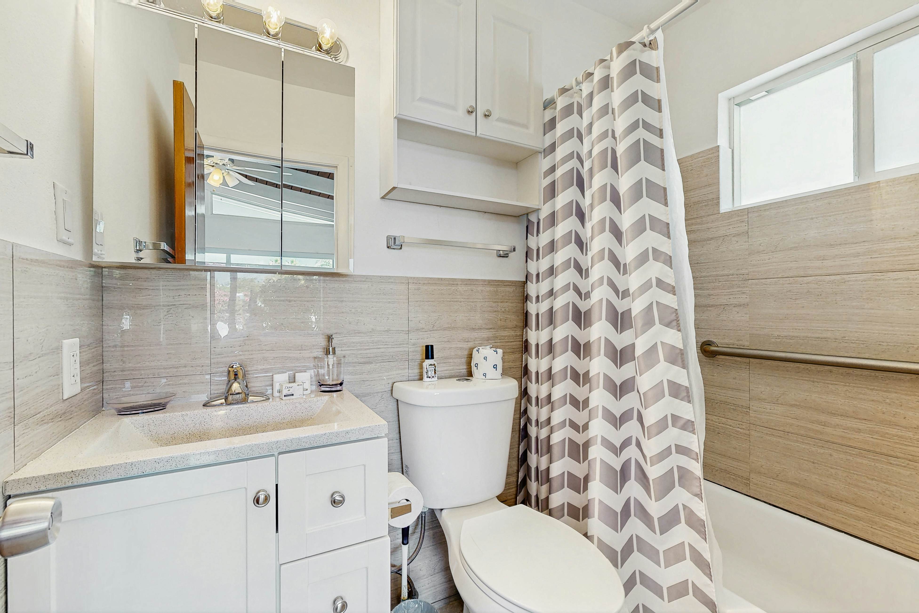 Downhome Cabin by the Canal