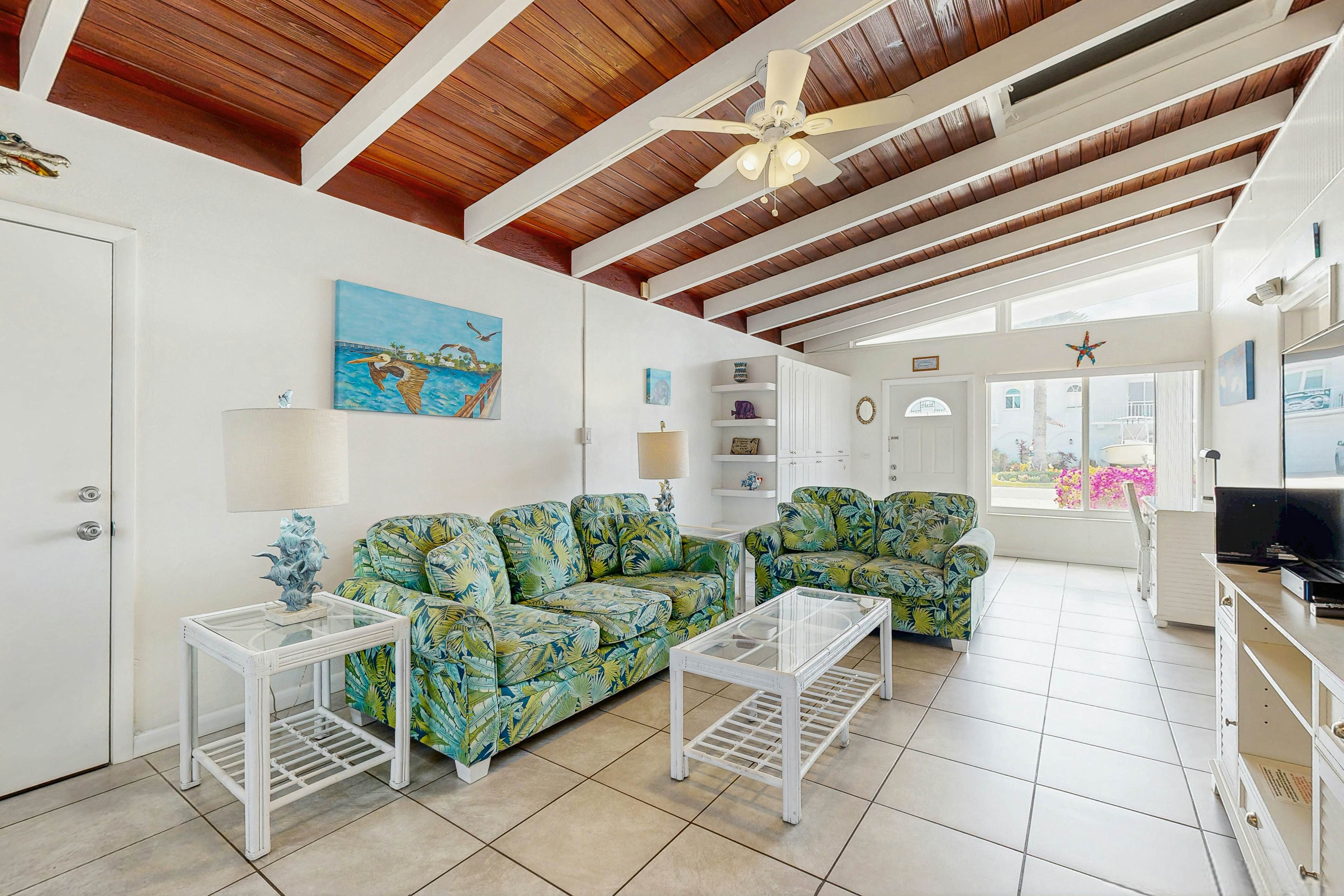 Downhome Cabin by the Canal