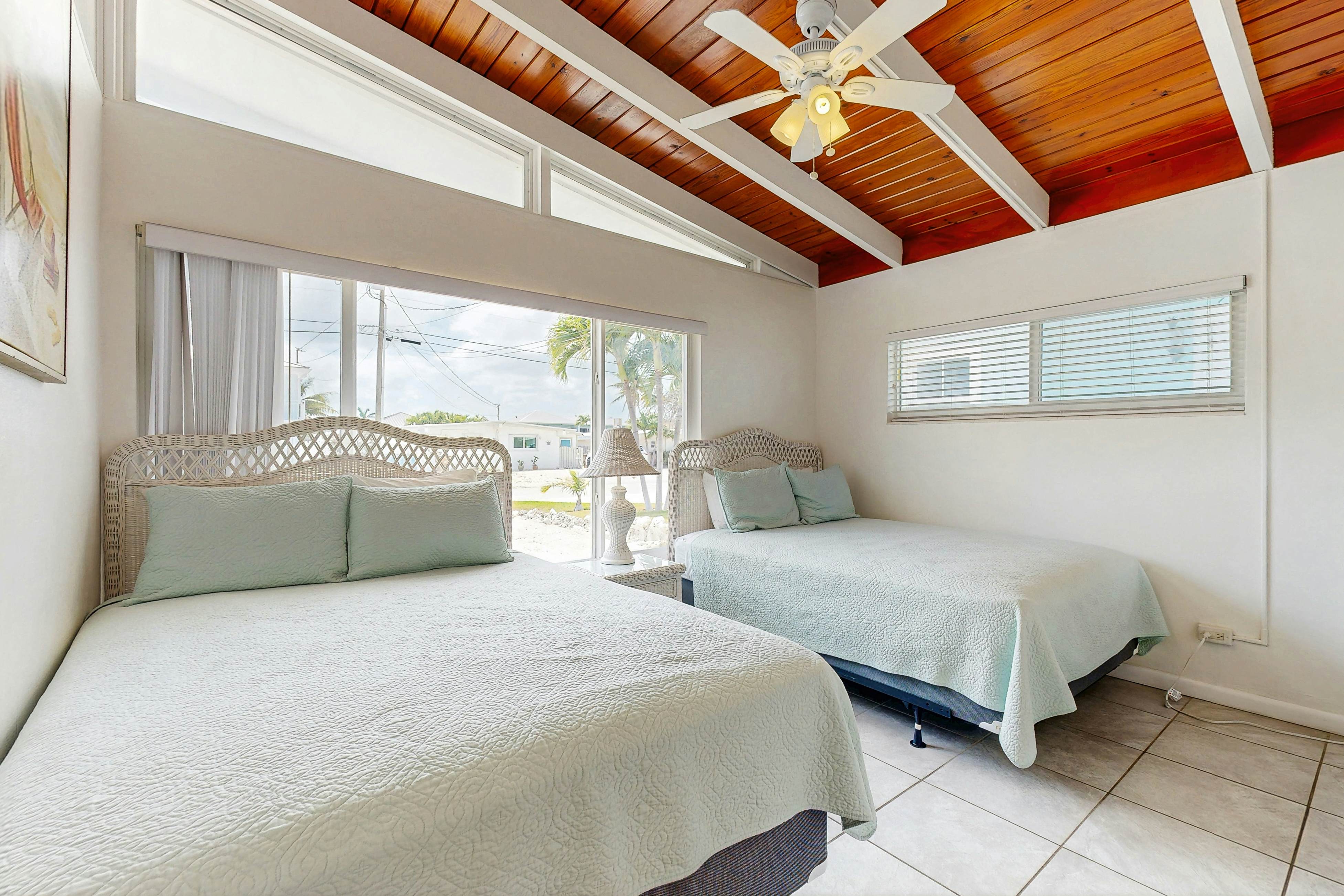 Downhome Cabin by the Canal