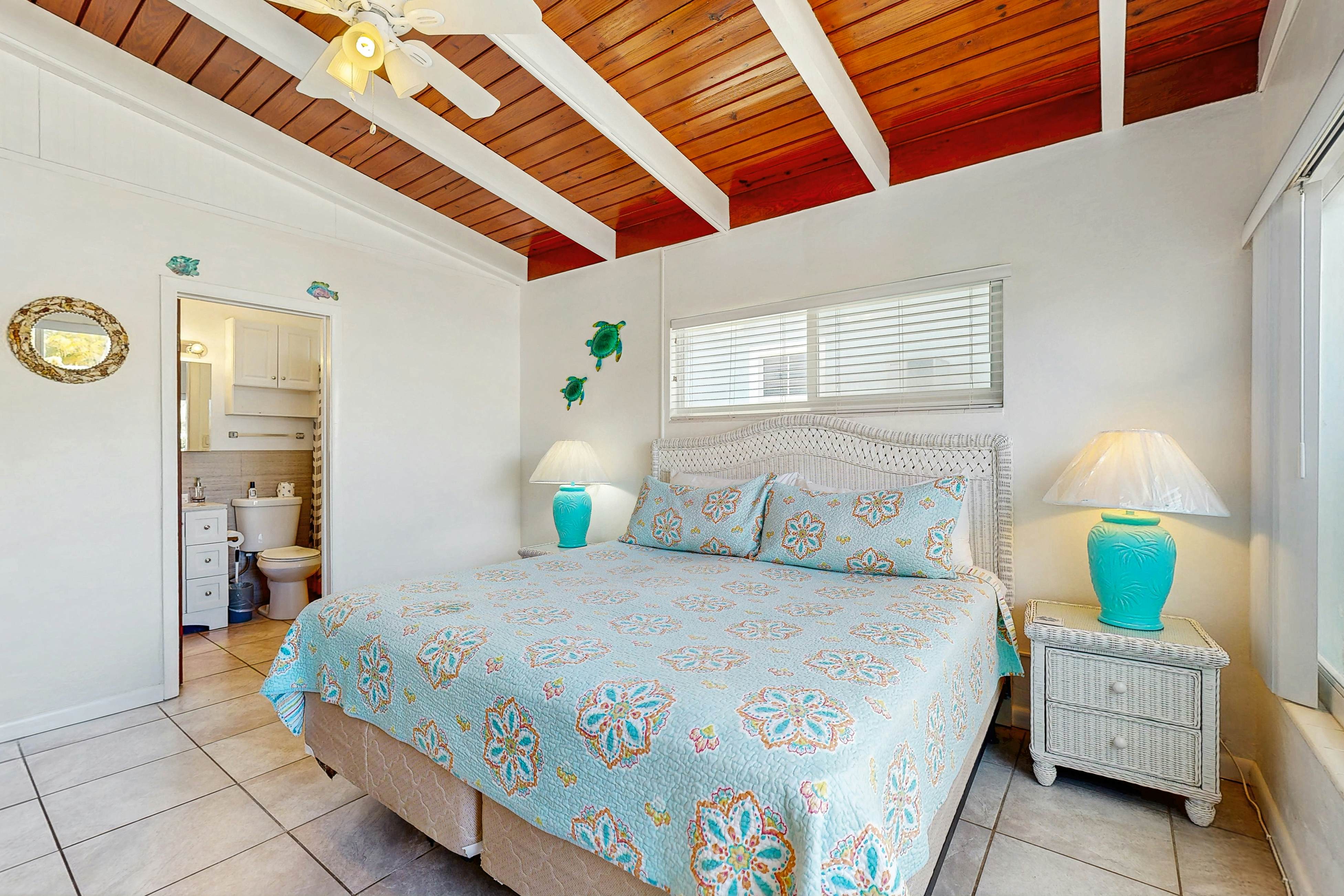 Downhome Cabin by the Canal