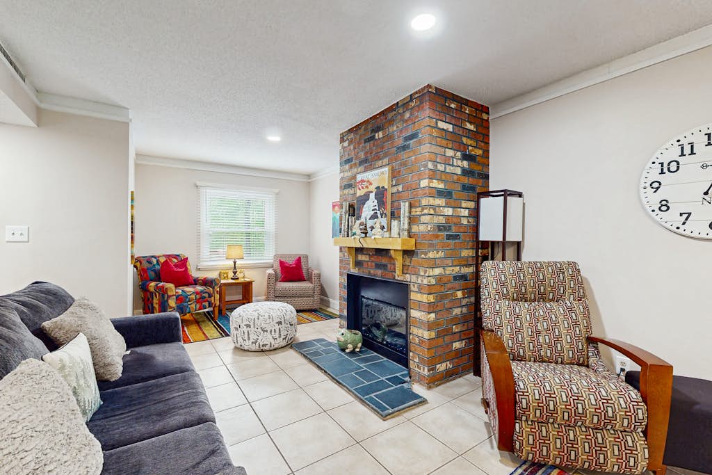 Cozy Split Townhome, Sleeps 6・Shared Pool・Gated — Townsend, TN — vacation rental