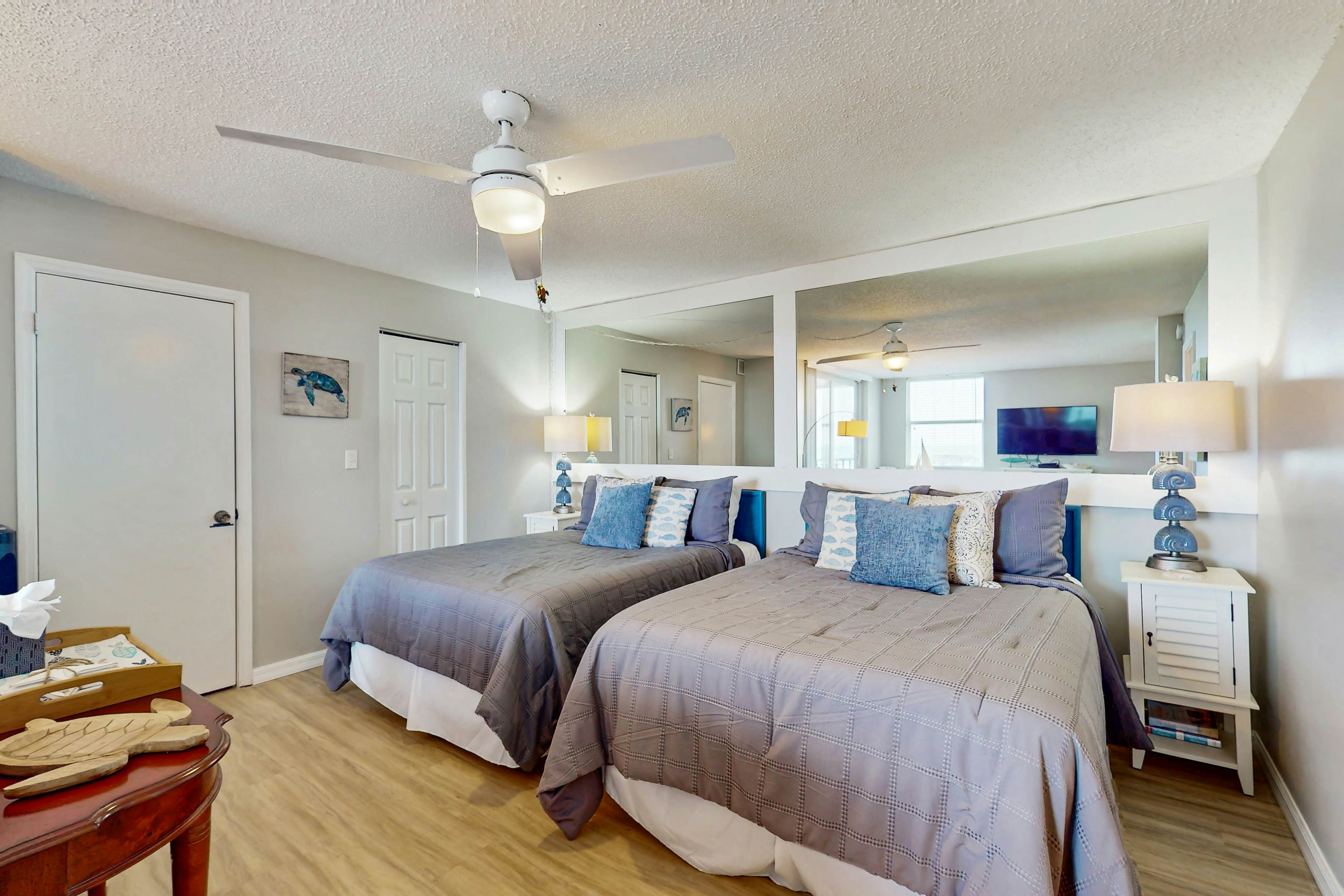 Reel Relaxed Beach and Tennis Unit 4006