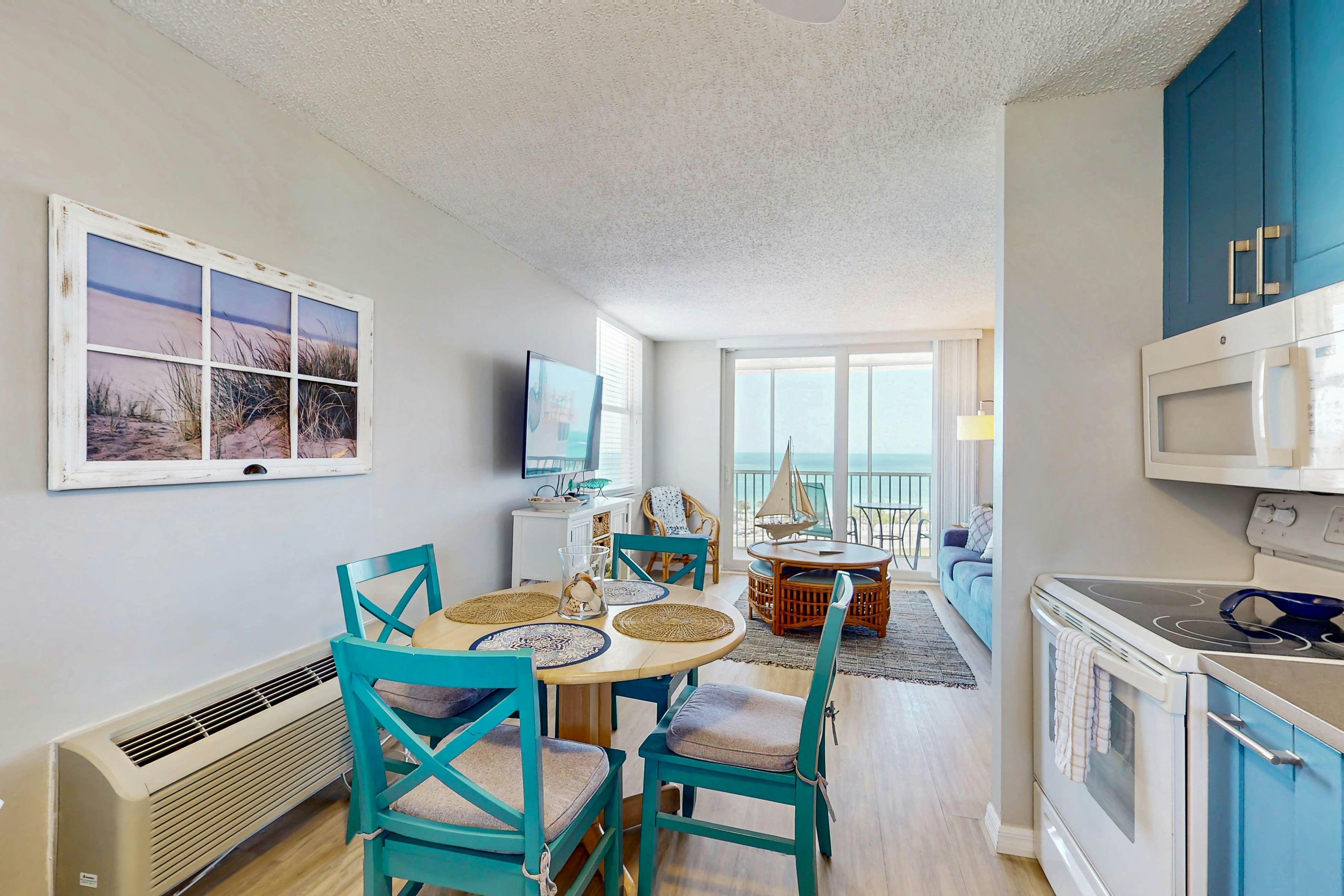 Reel Relaxed Beach and Tennis Unit 4006