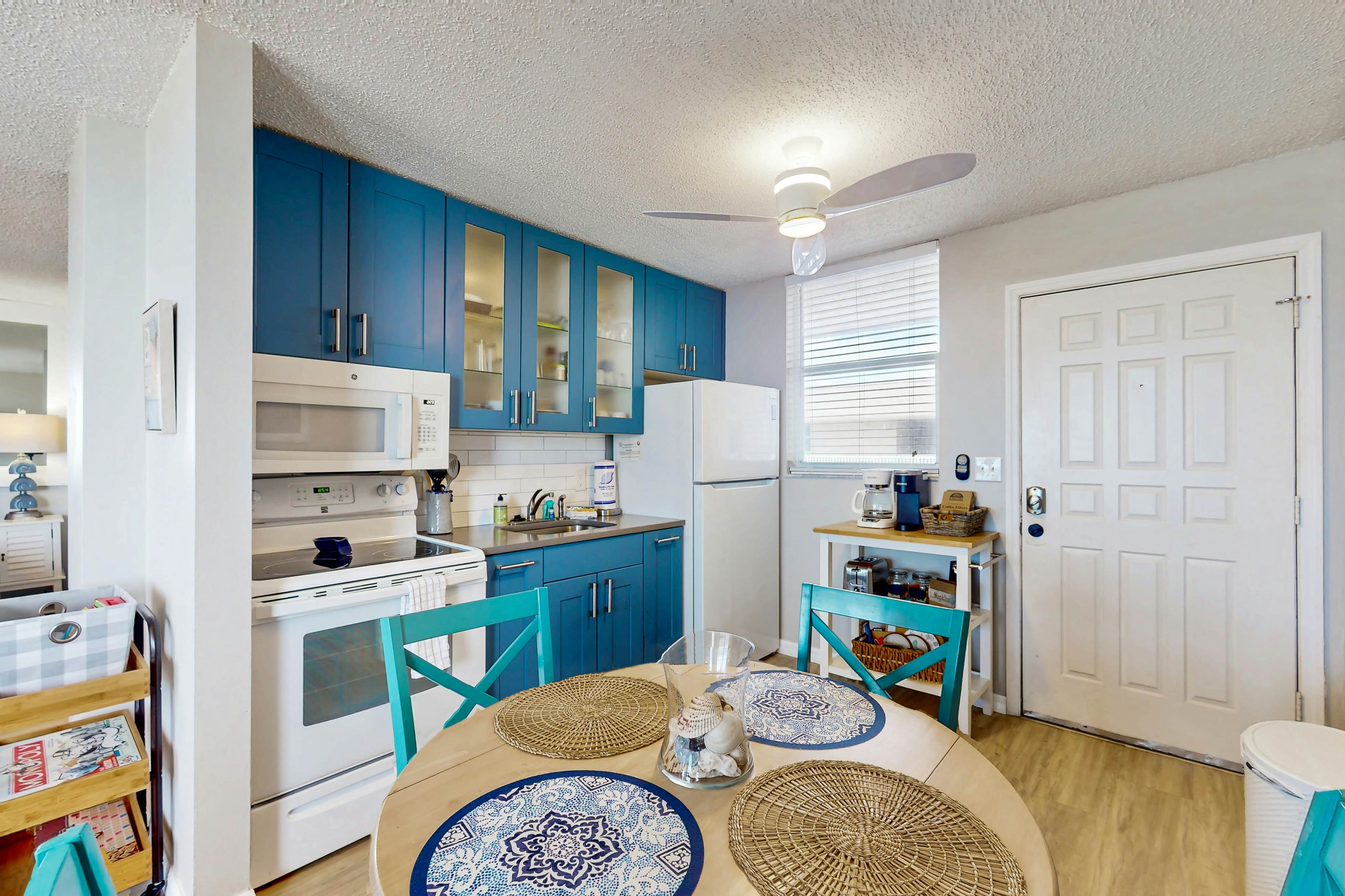 Reel Relaxed Beach and Tennis Unit 4006