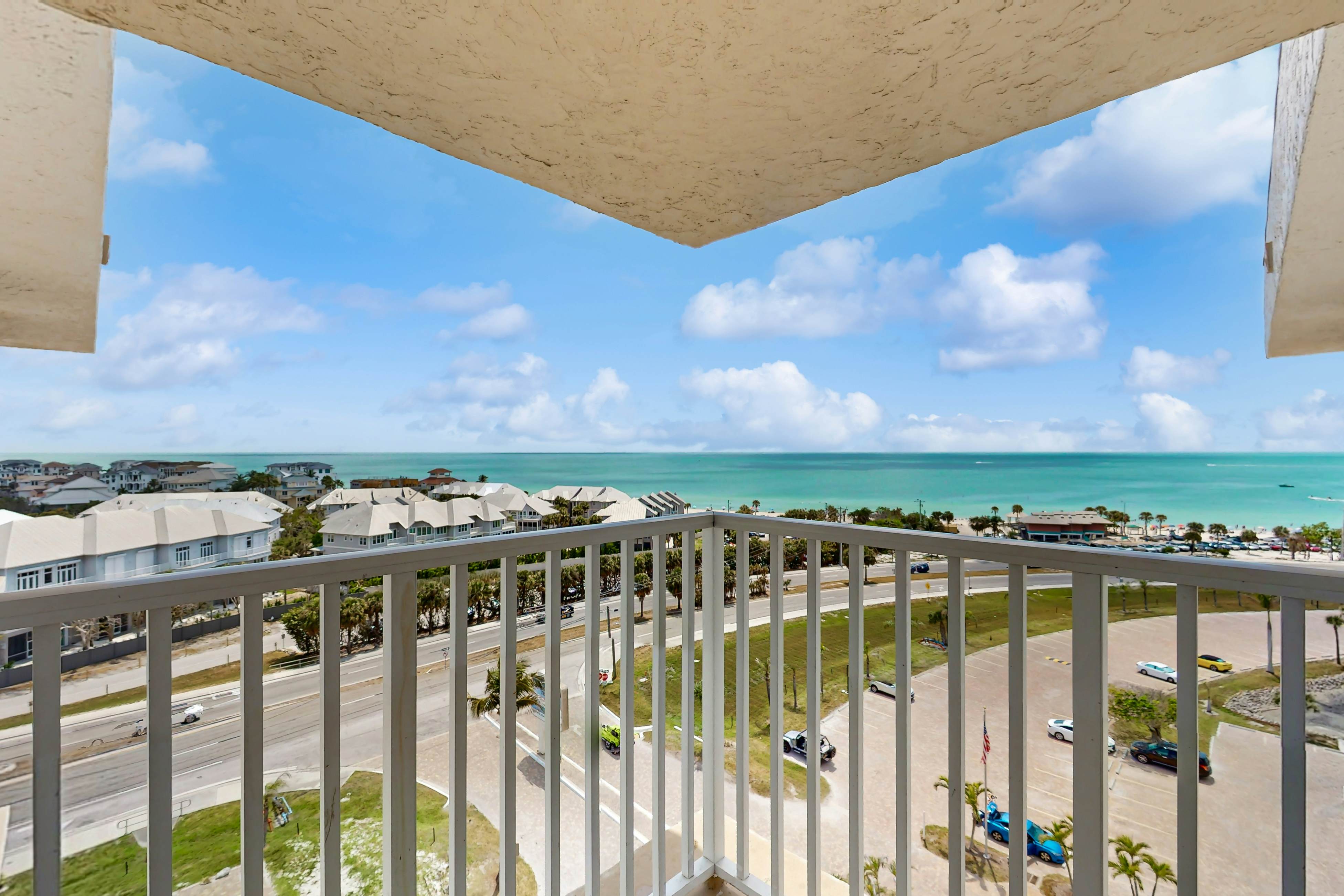 Reel Relaxed Beach and Tennis Unit 4006