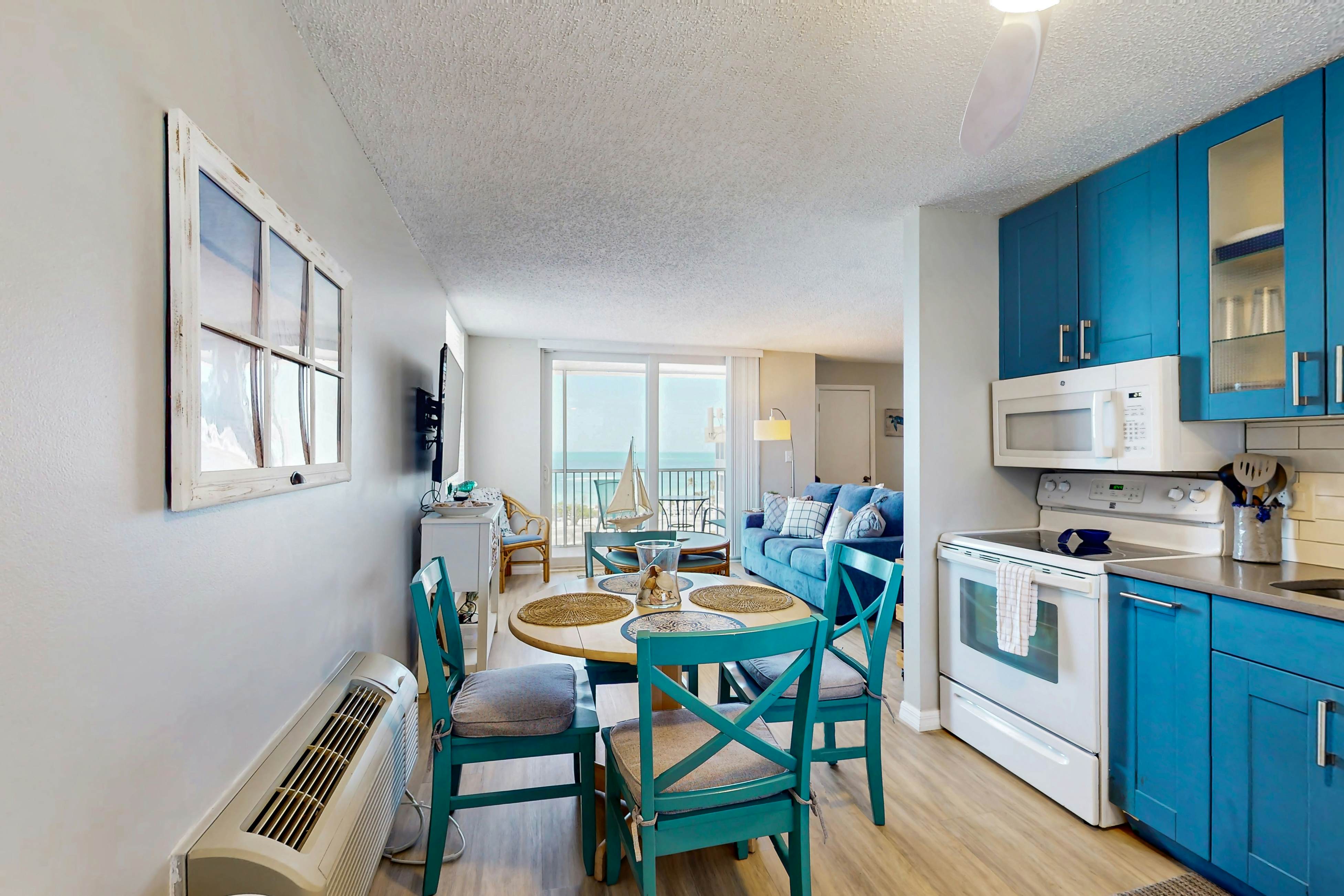 Reel Relaxed Beach and Tennis Unit 4006