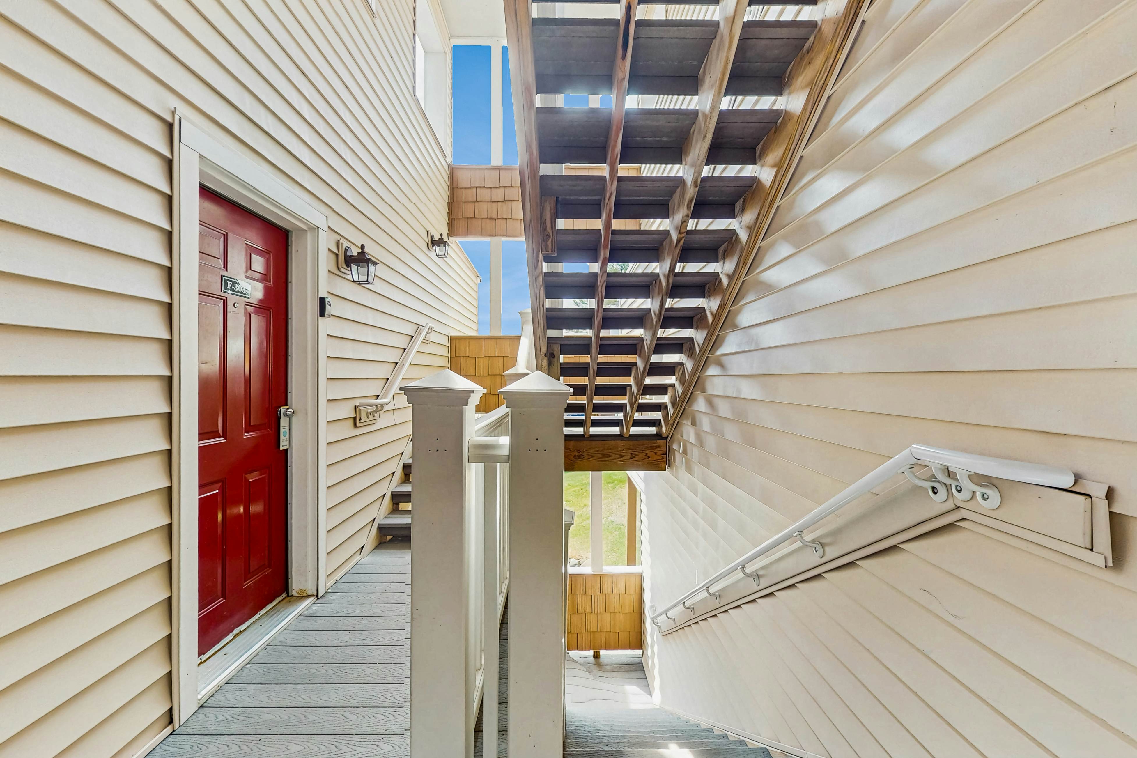 Mountainside Resort F302