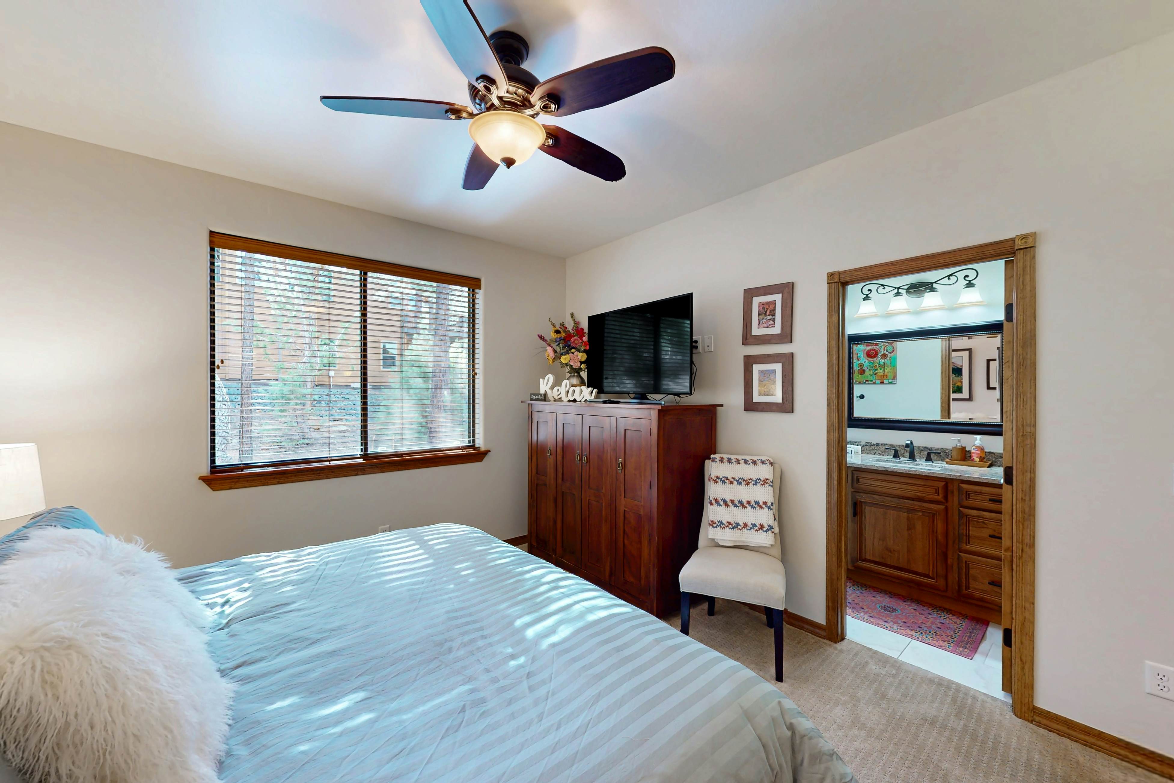 Tranquil Torreon Pines and Fairway Hideaway