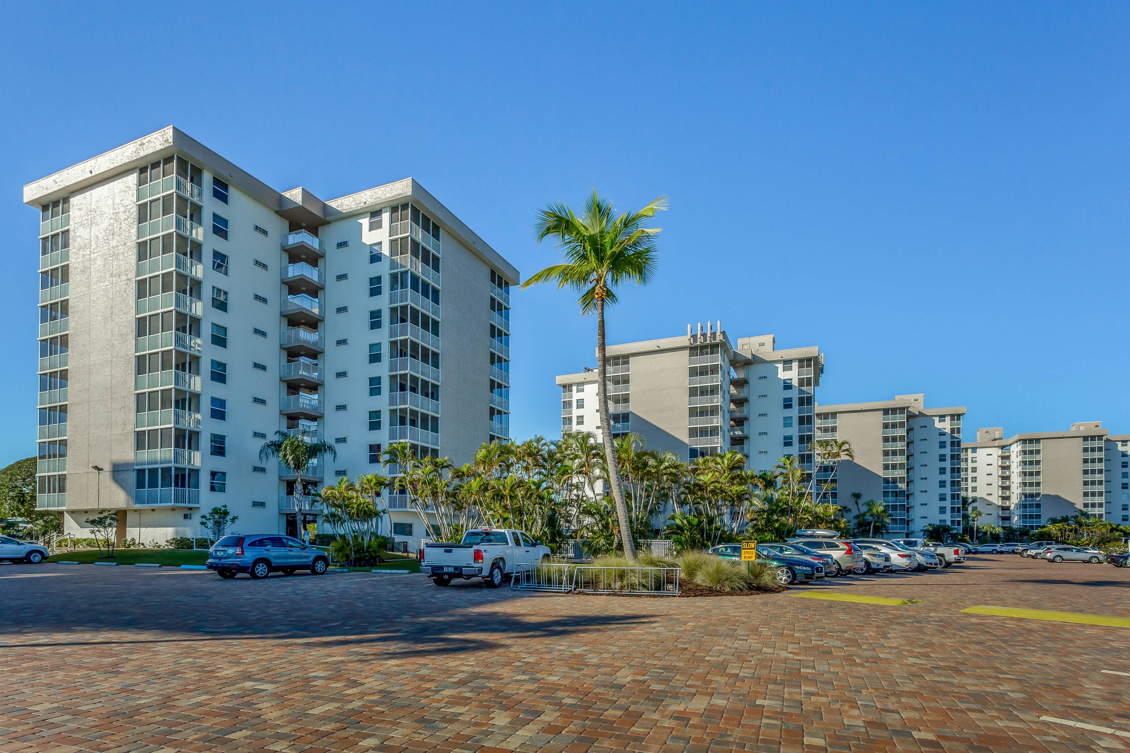 Reel Relaxed Beach and Tennis Unit 4006