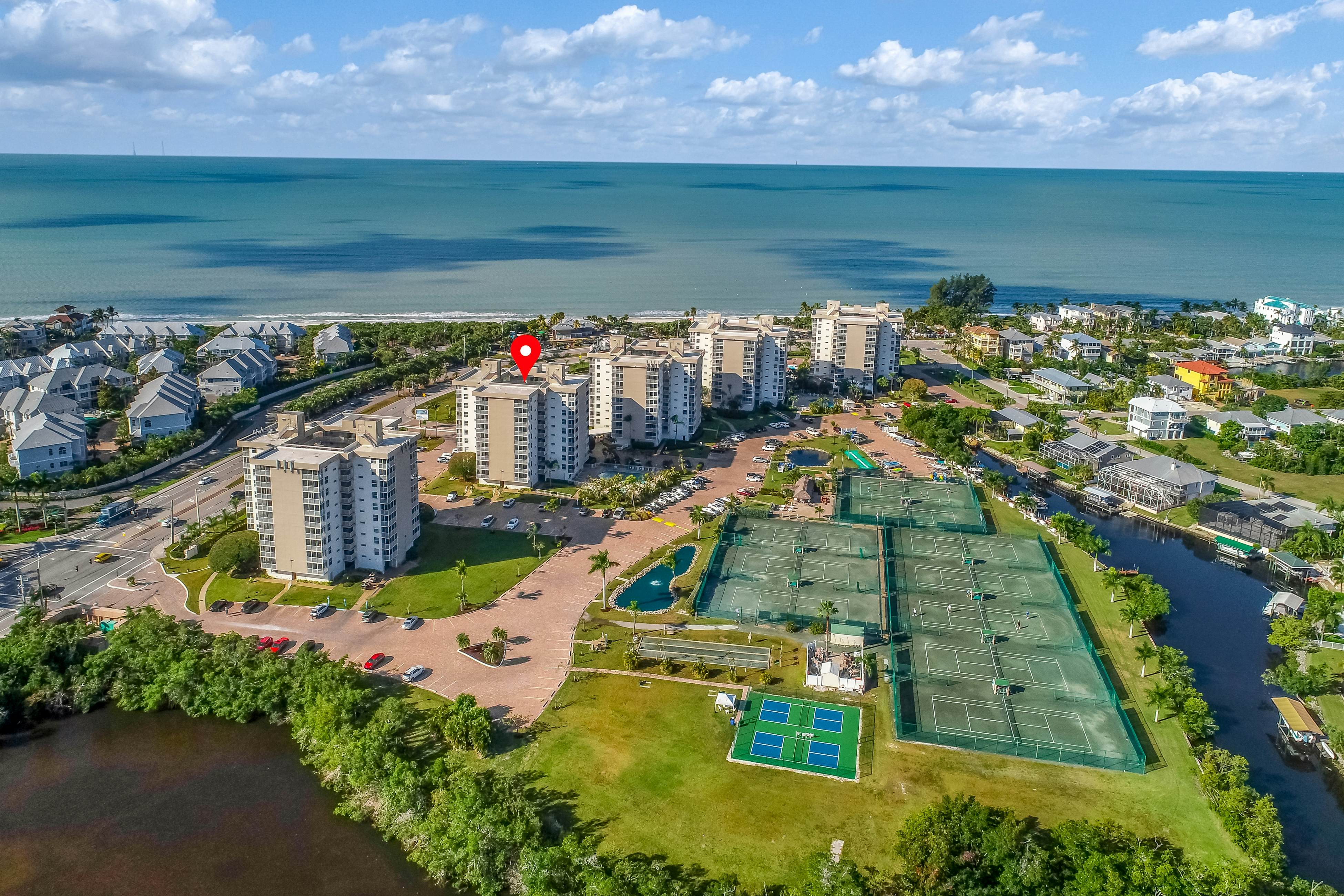 Reel Relaxed Beach and Tennis Unit 4006