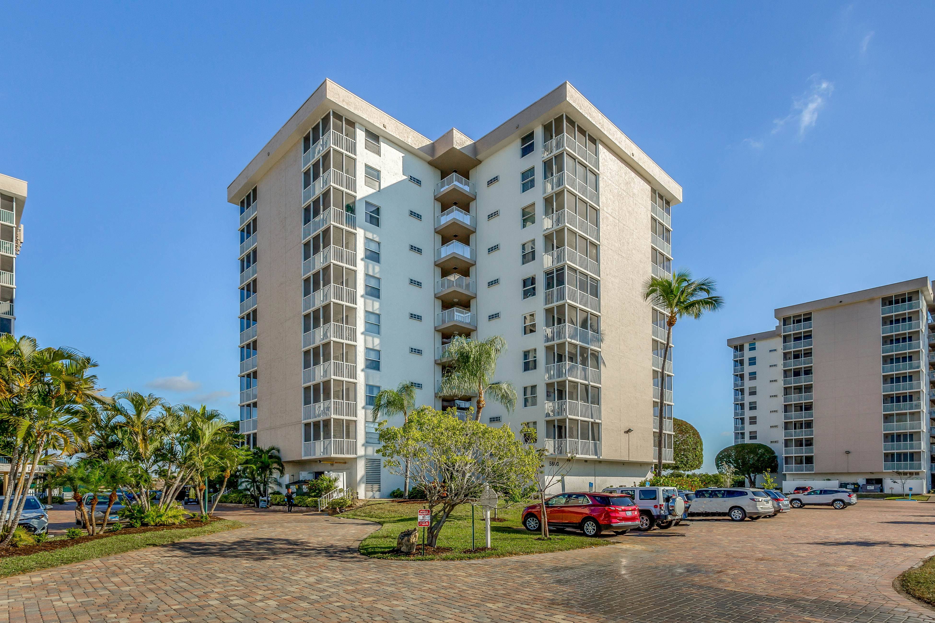 Reel Relaxed Beach and Tennis Unit 4006