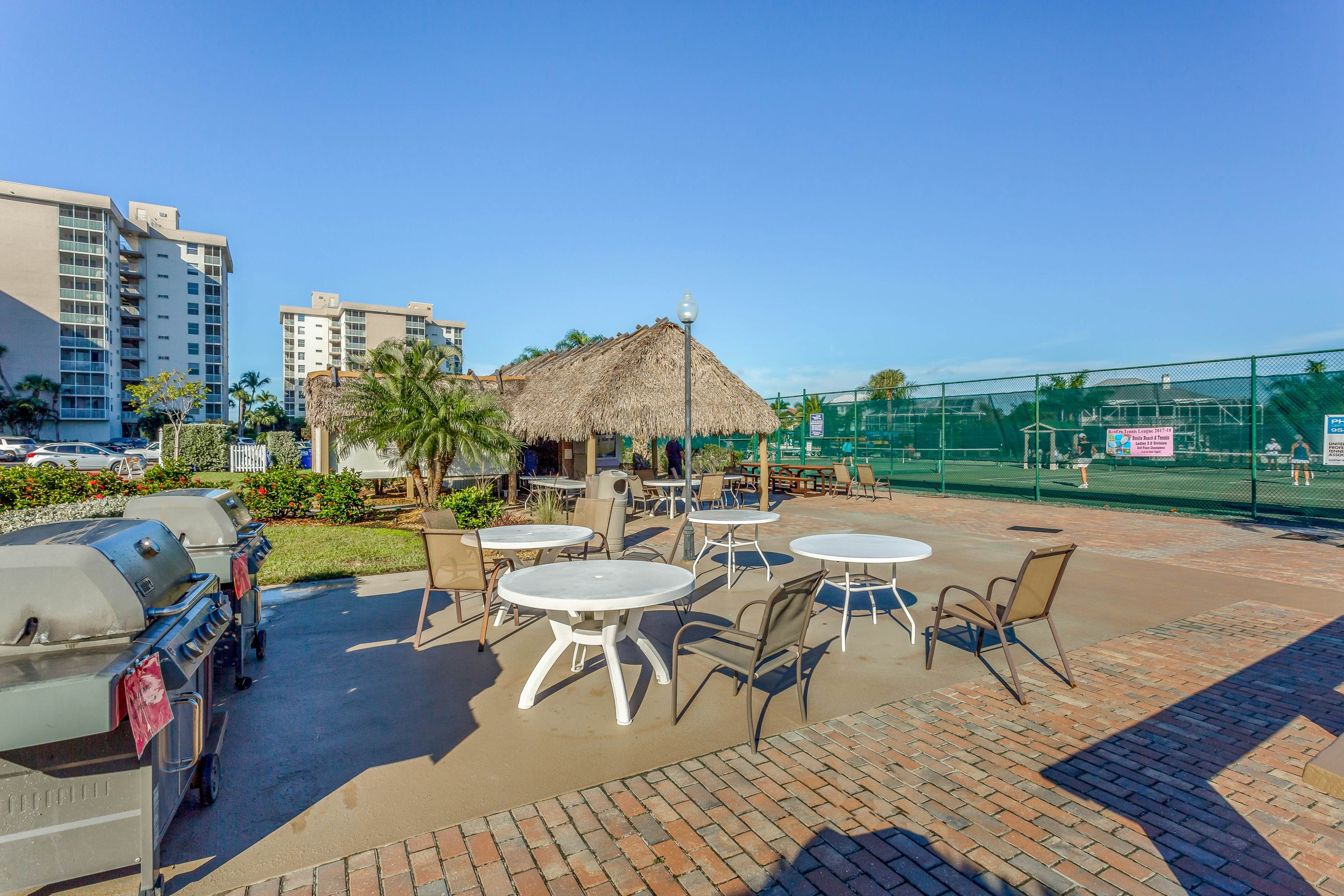 Reel Relaxed Beach and Tennis Unit 4006