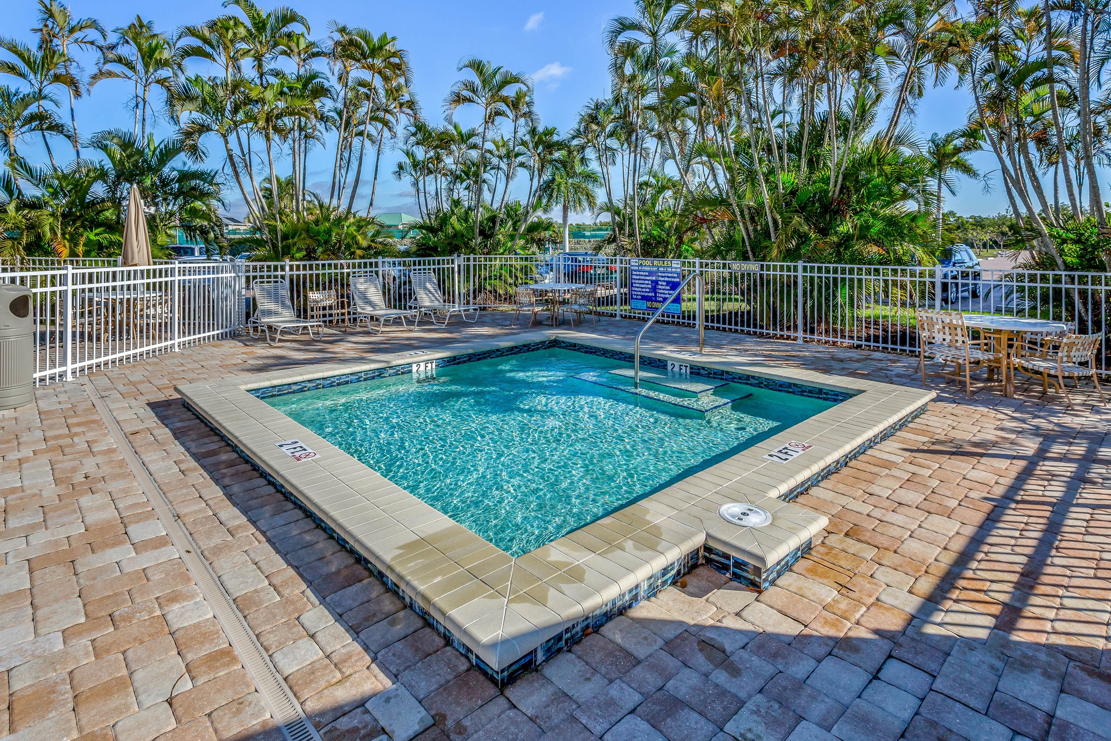 Reel Relaxed Beach and Tennis Unit 4006