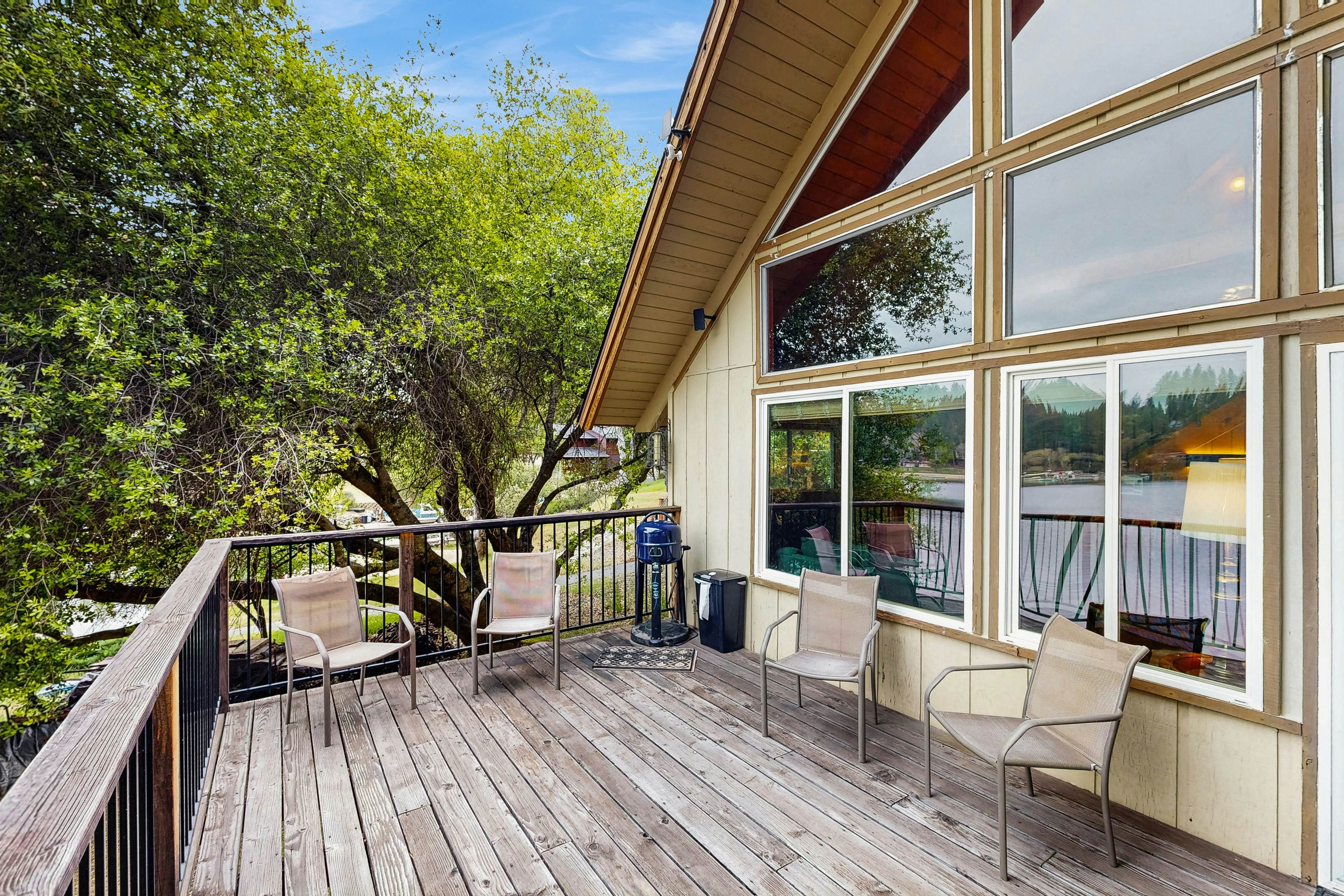 Allen Edgewater Retreat