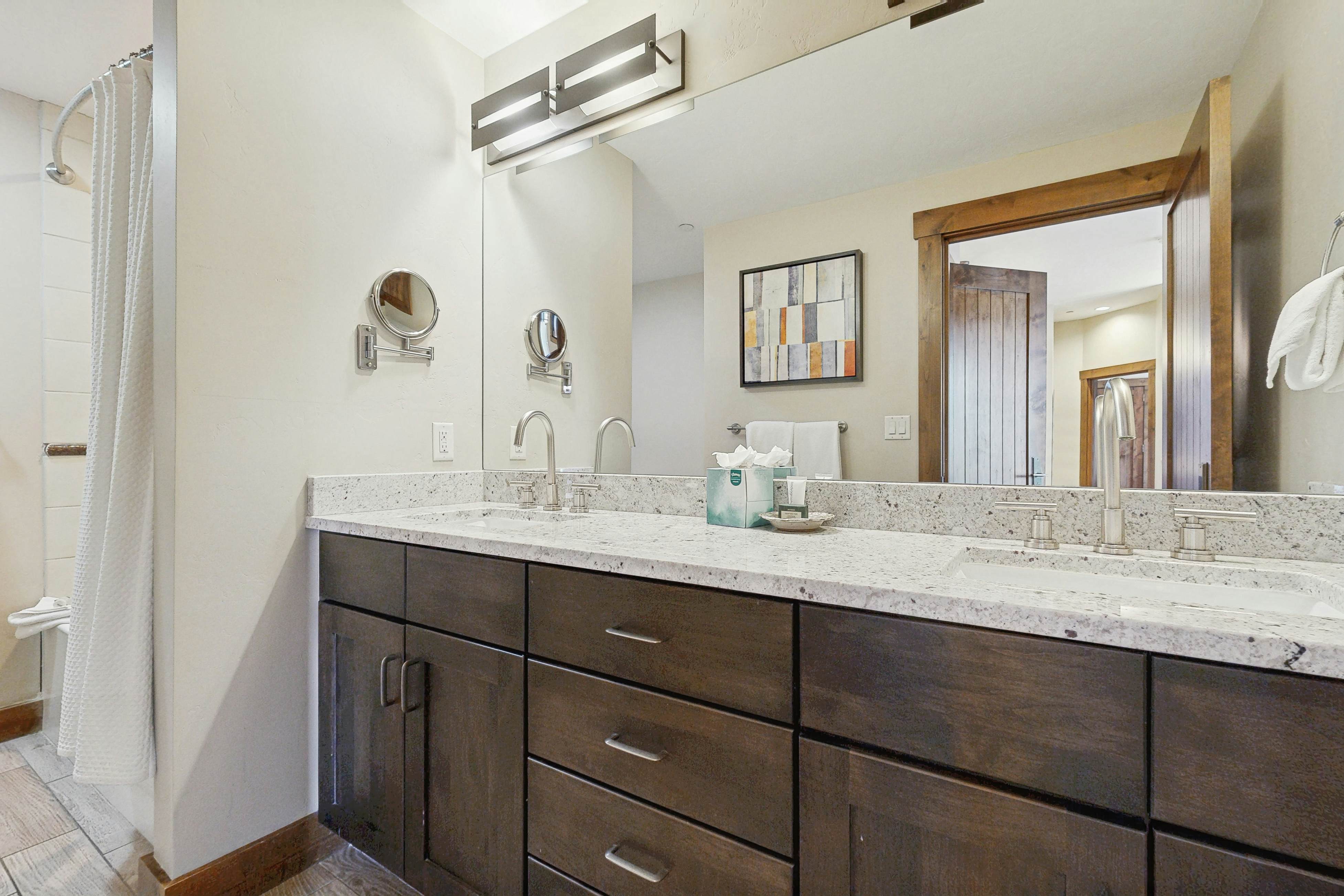 Water House On Main Street #6404