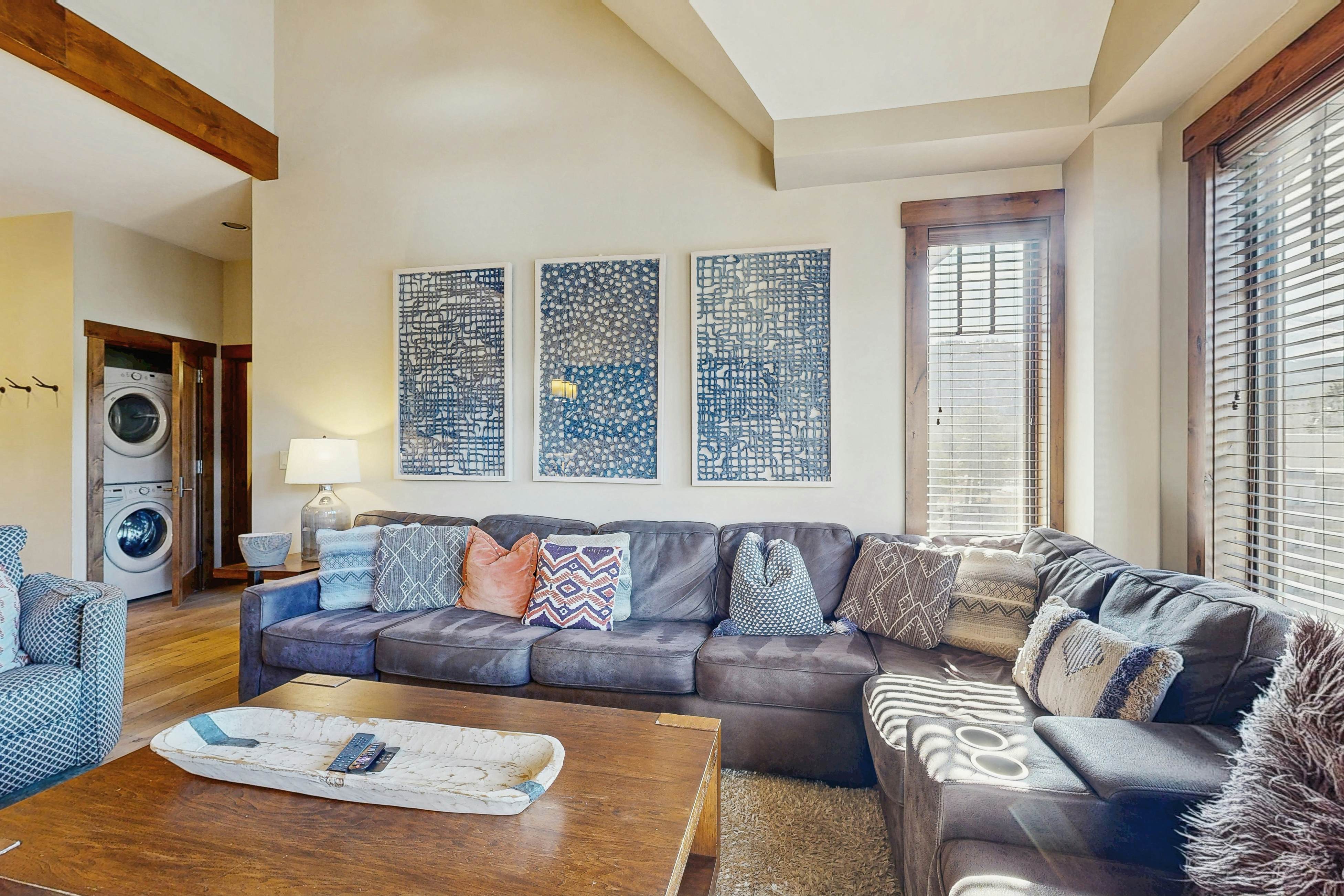 Water House On Main Street #6404