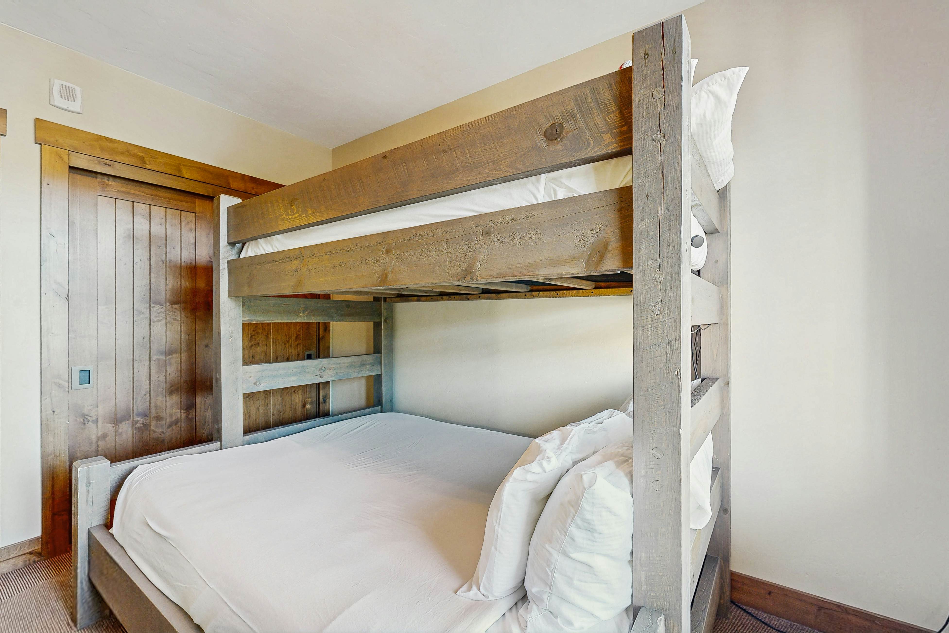 Water House On Main Street #6404