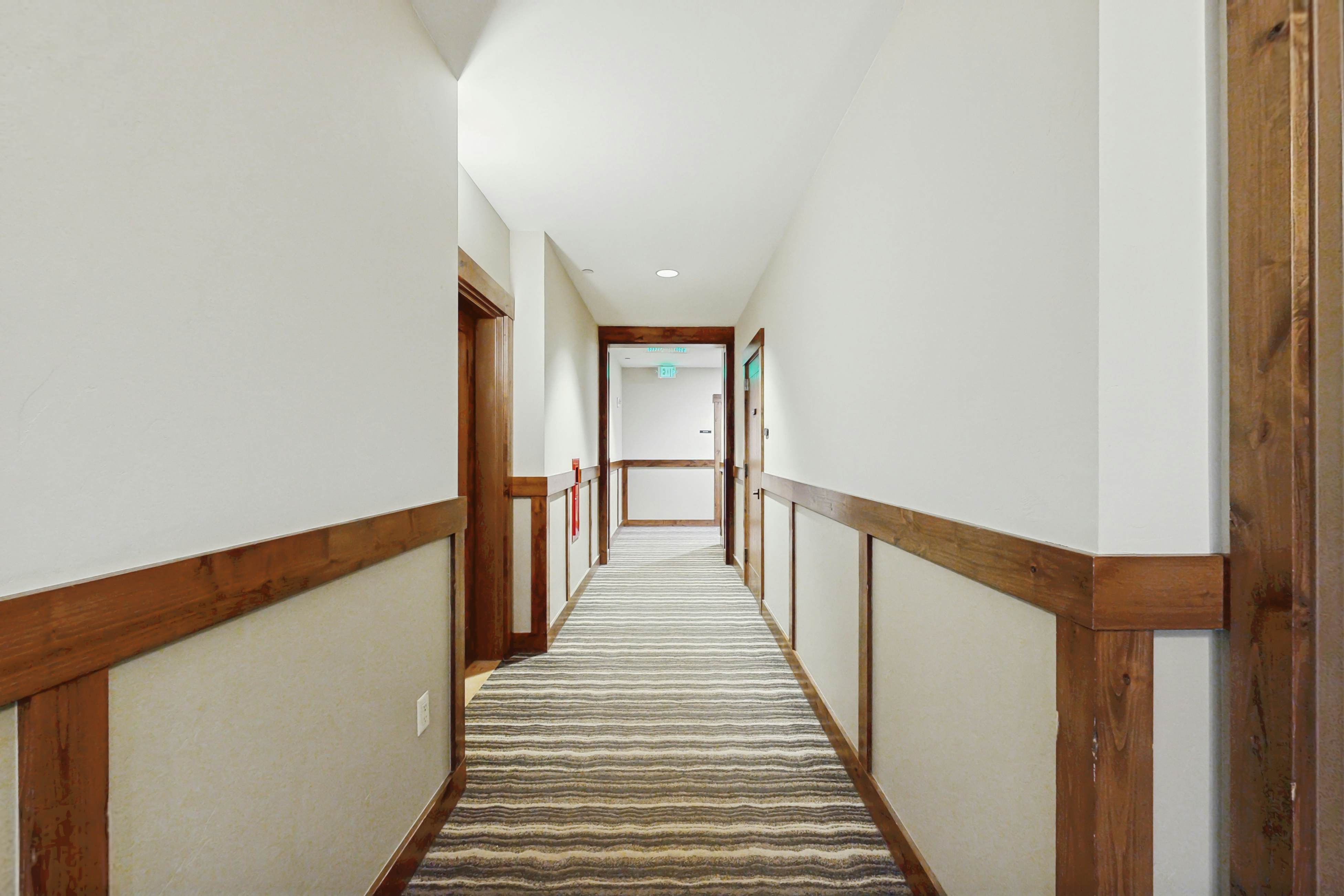 Water House On Main Street #6404