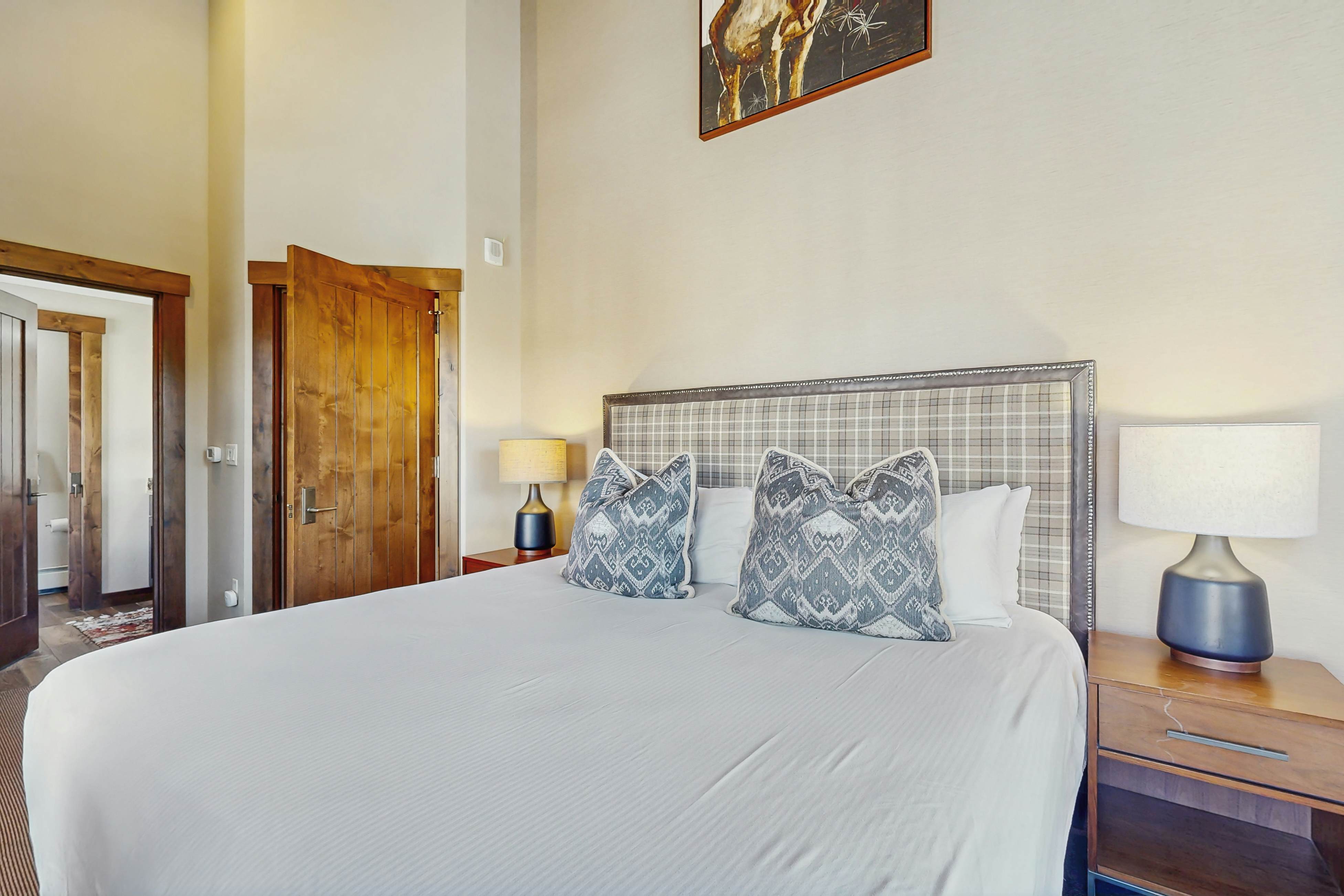 Water House On Main Street #6404