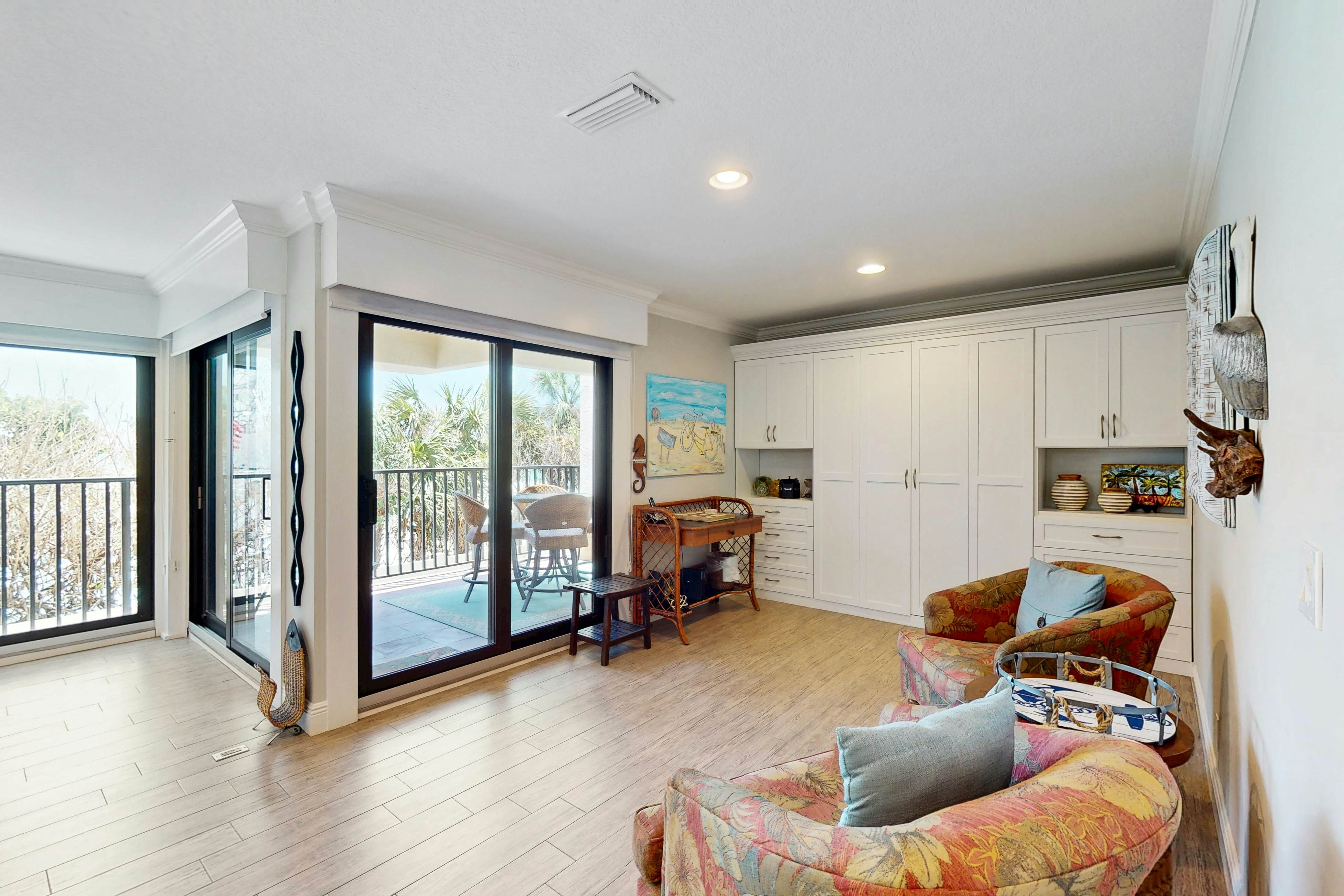 Water's Edge 105 South