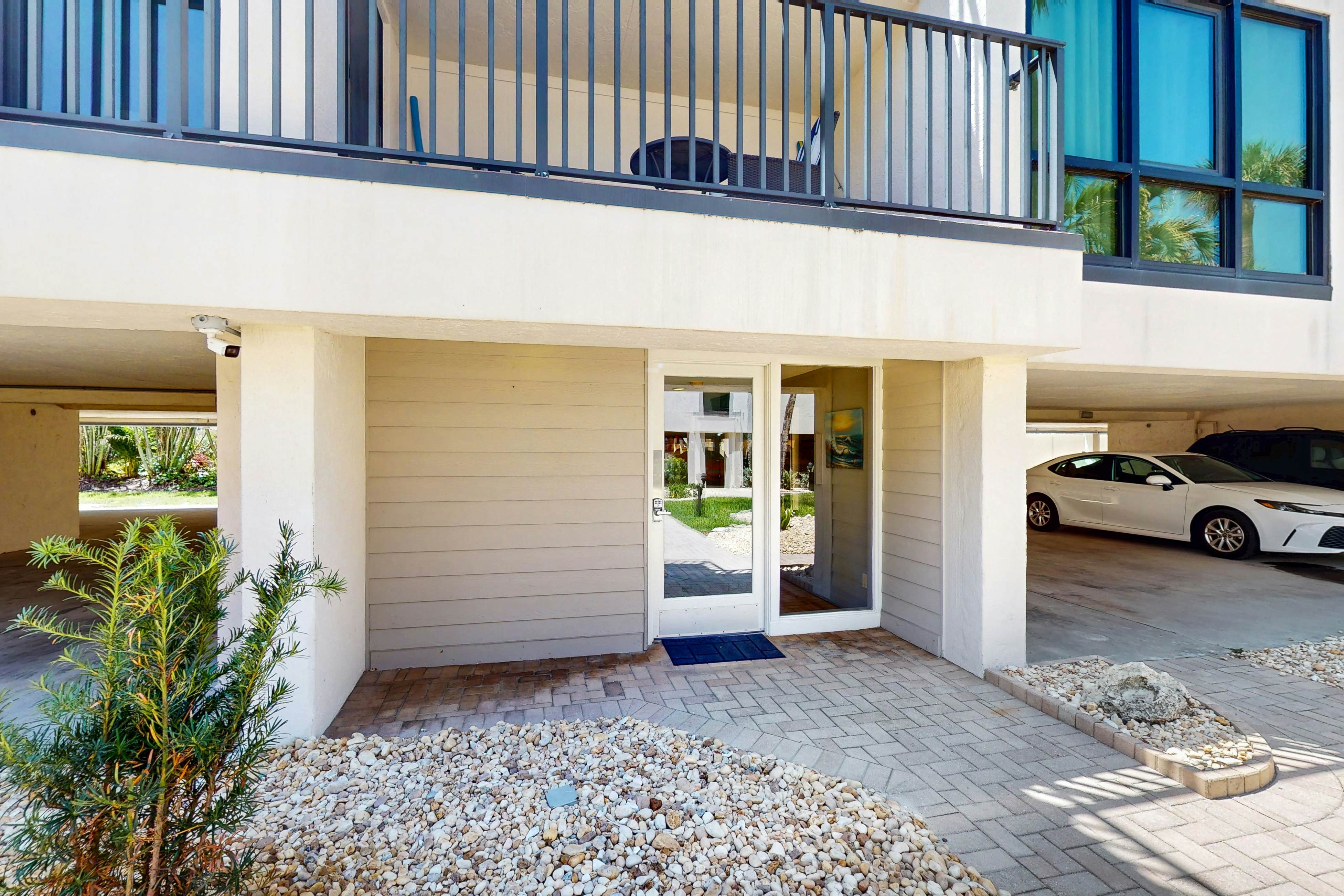 Water's Edge 105 South