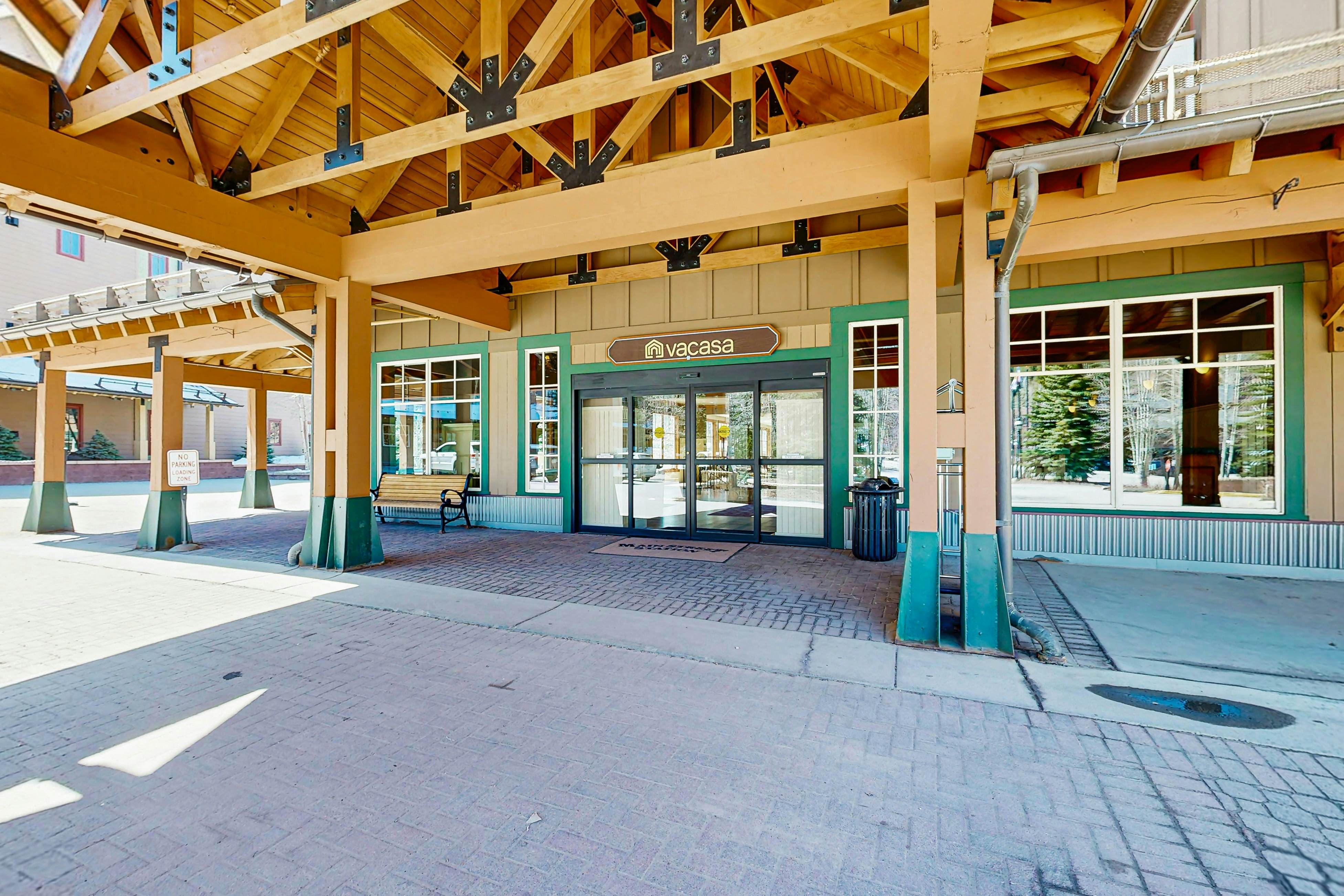 Water House On Main Street #6404