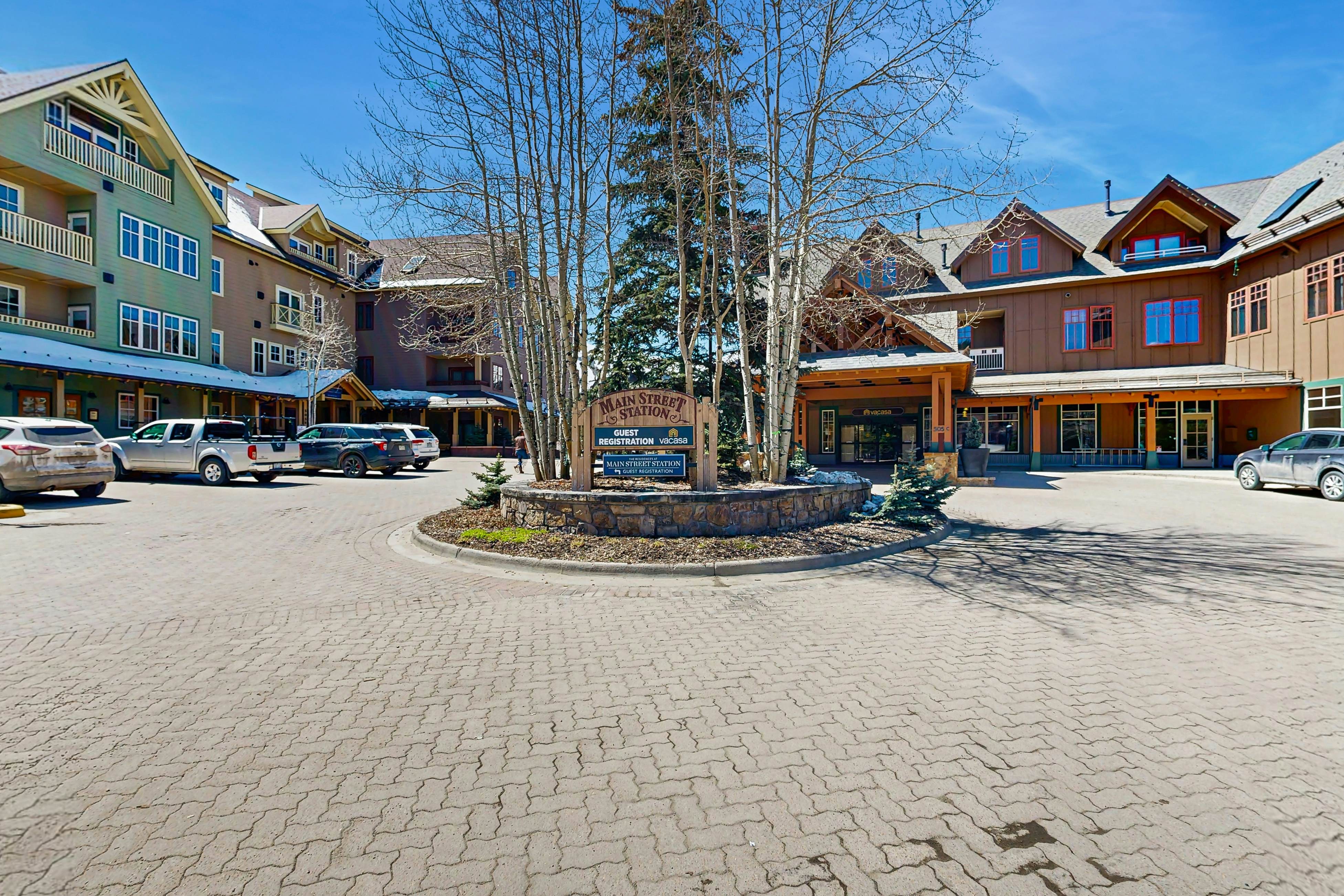 Water House On Main Street #6404