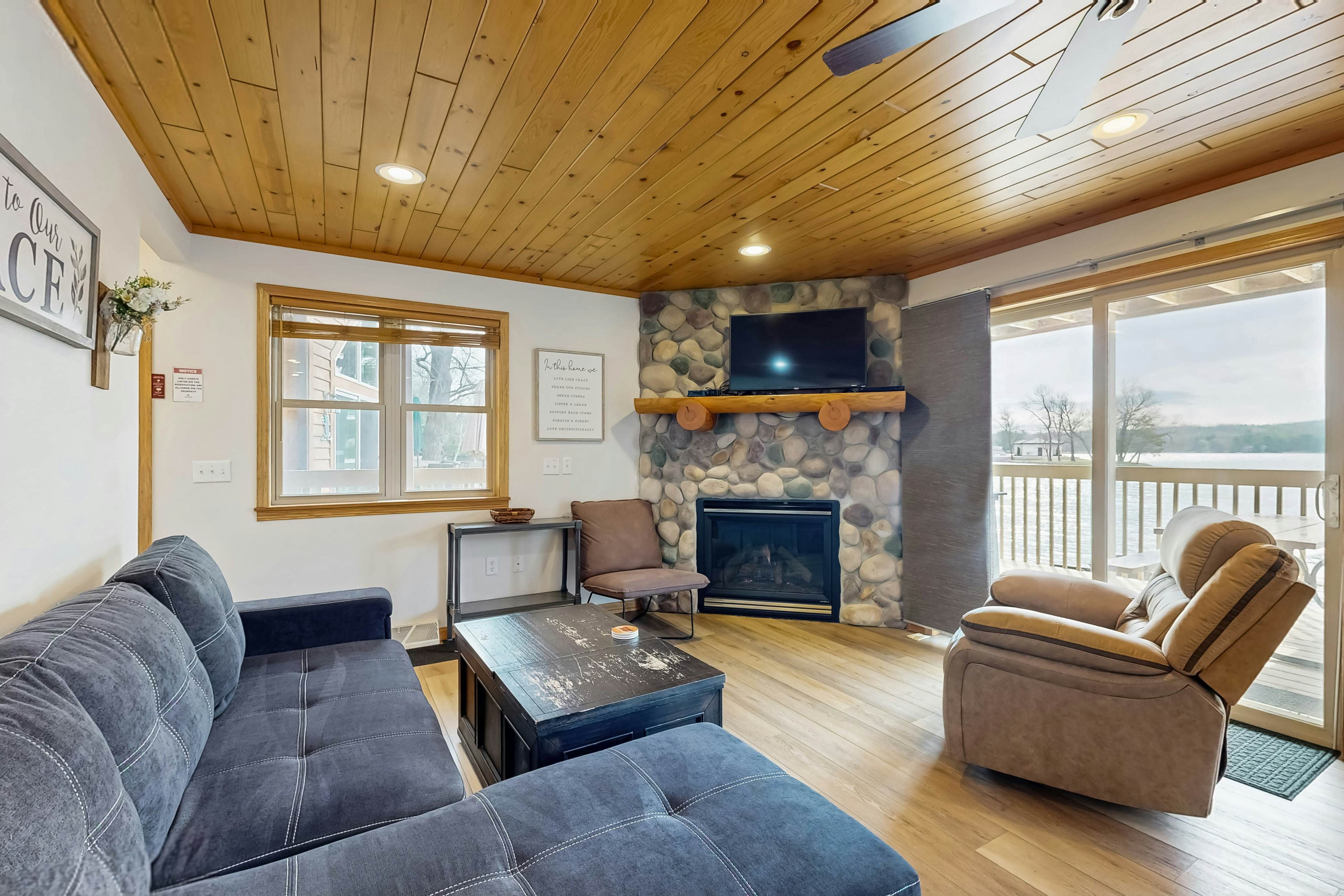 Thunderbird Resort Condo 1040B