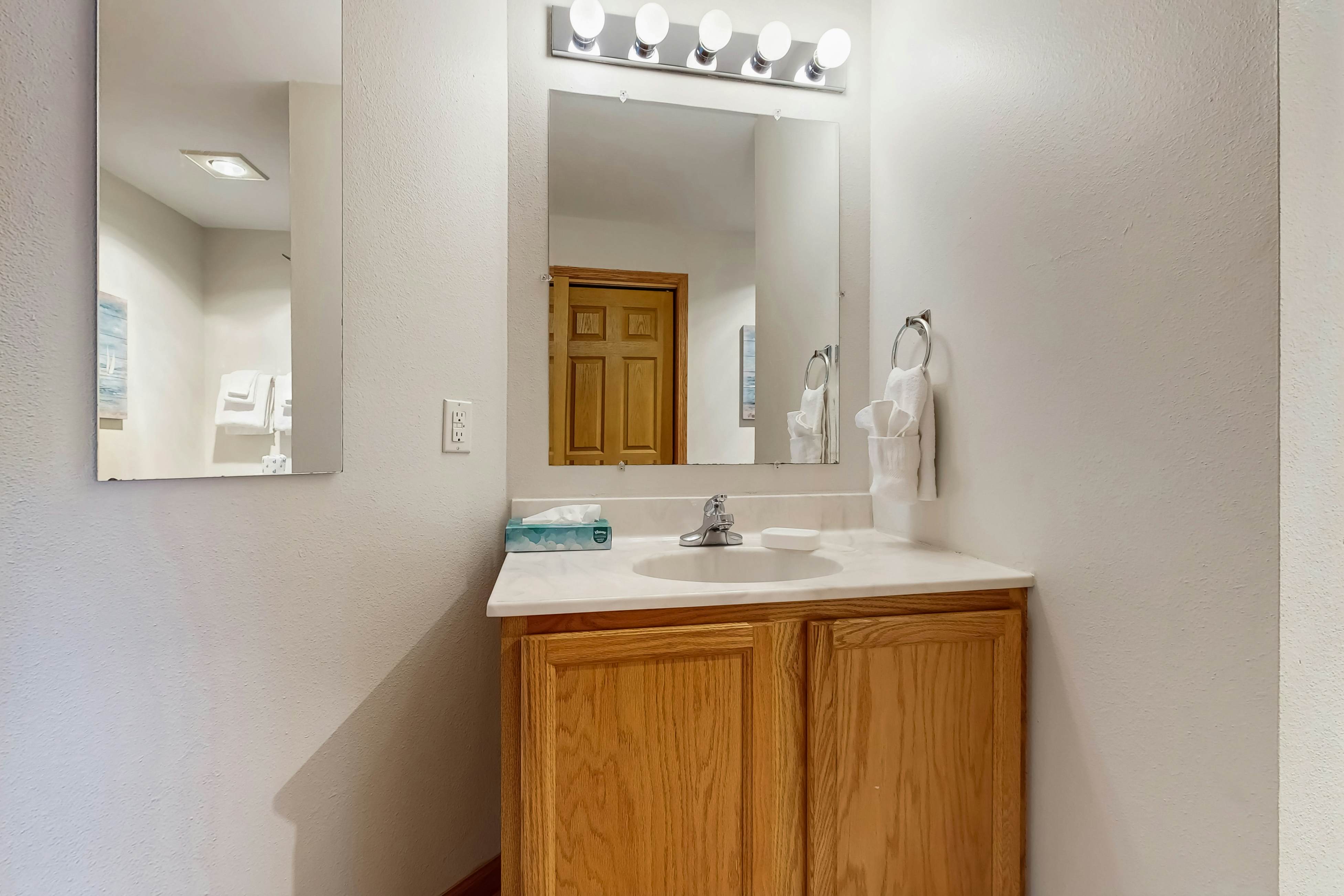 Thunderbird Resort Condo 1040B